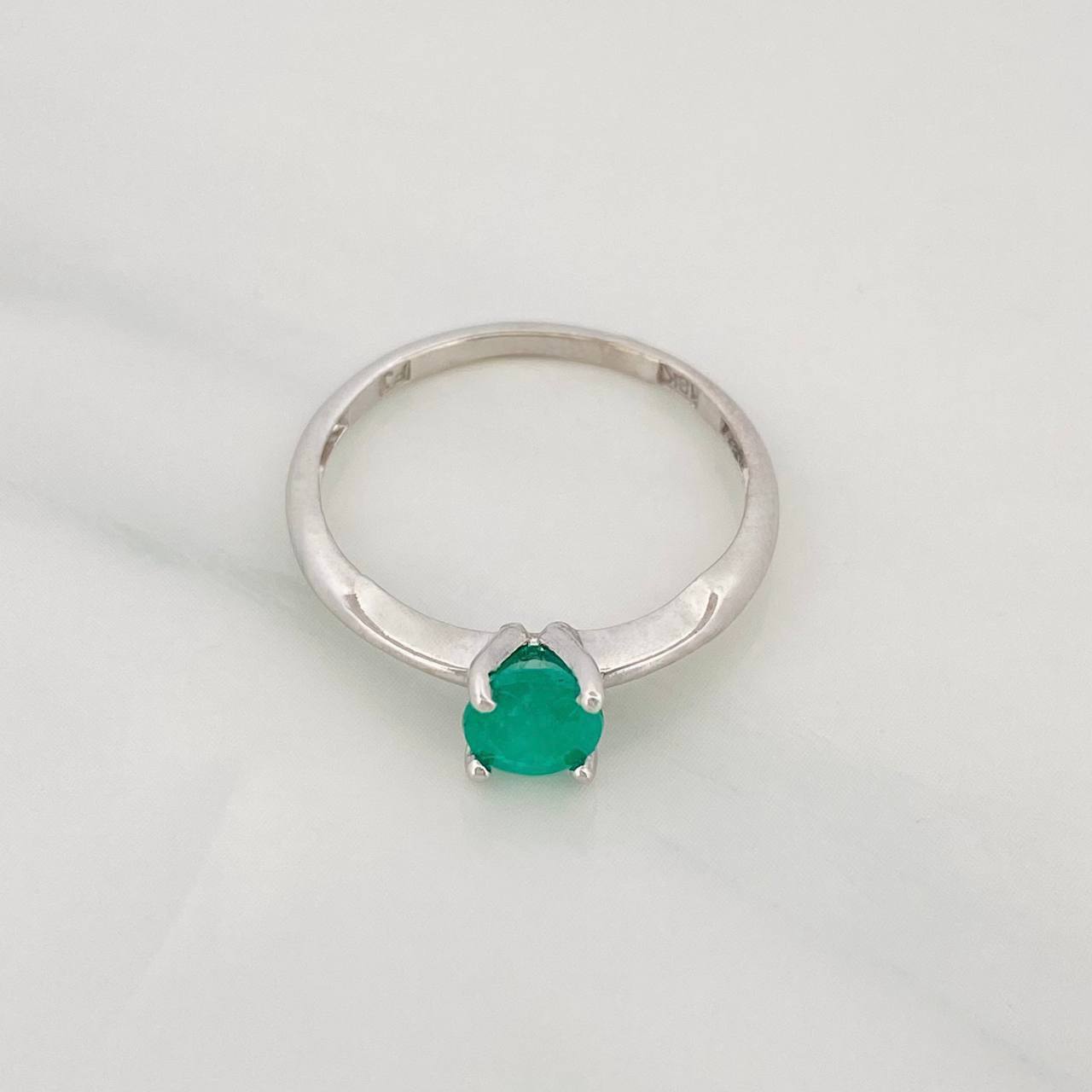 Anillo Solitario Esmeralda 0.54pts 1.85g / T6 1/2 Oro Blanco 18K