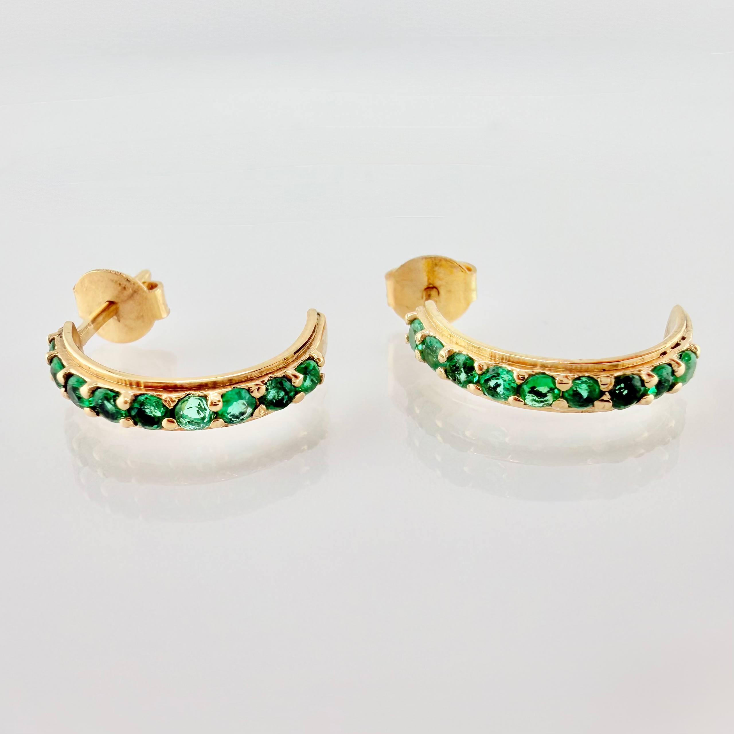 Topos Media Luna Esmeraldas 70pts 2.35gr / 1.6cm / Oro Amarillo 18K *