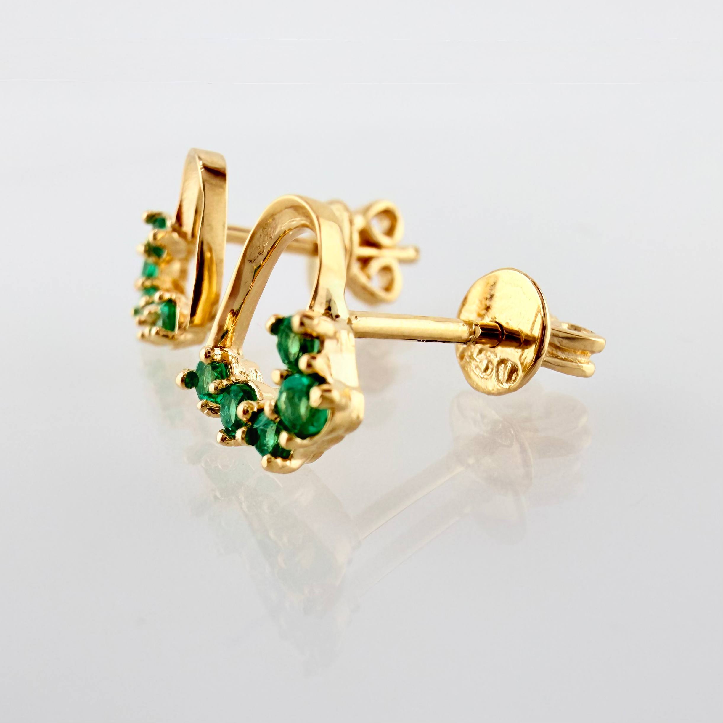 Topos Corazon Parcial Esmeraldas 21pts 1.6gr / 7.4mm Oro Amarillo 18K *