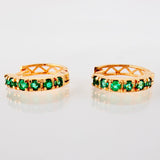 Candongas Carril Encerrado Esmeraldas 32pts 1.6gr / 1.1cm / Oro Amarillo 18K *