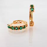 Candongas Carril Encerrado Esmeraldas 32pts 1.6gr / 1.1cm / Oro Amarillo 18K *