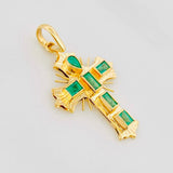 Dije Cruz Plana Esmeraldas 75pts 2.1g / 3.3cm Oro Amarillo 18K