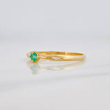 Anillo Solitario Esmeralda 8pts 1g / T7 Oro Amarillo 18K