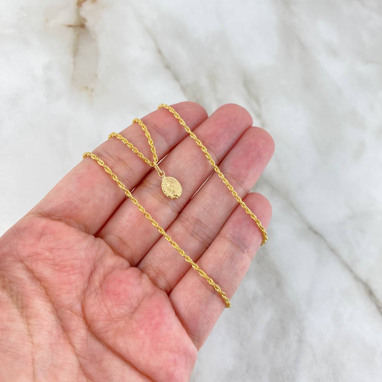 Cadena Lazo 1.3gr / 50cm + Dije Virgen Guadalupe 0.25gr / 1.5cm Oro Amarillo (Oferta)