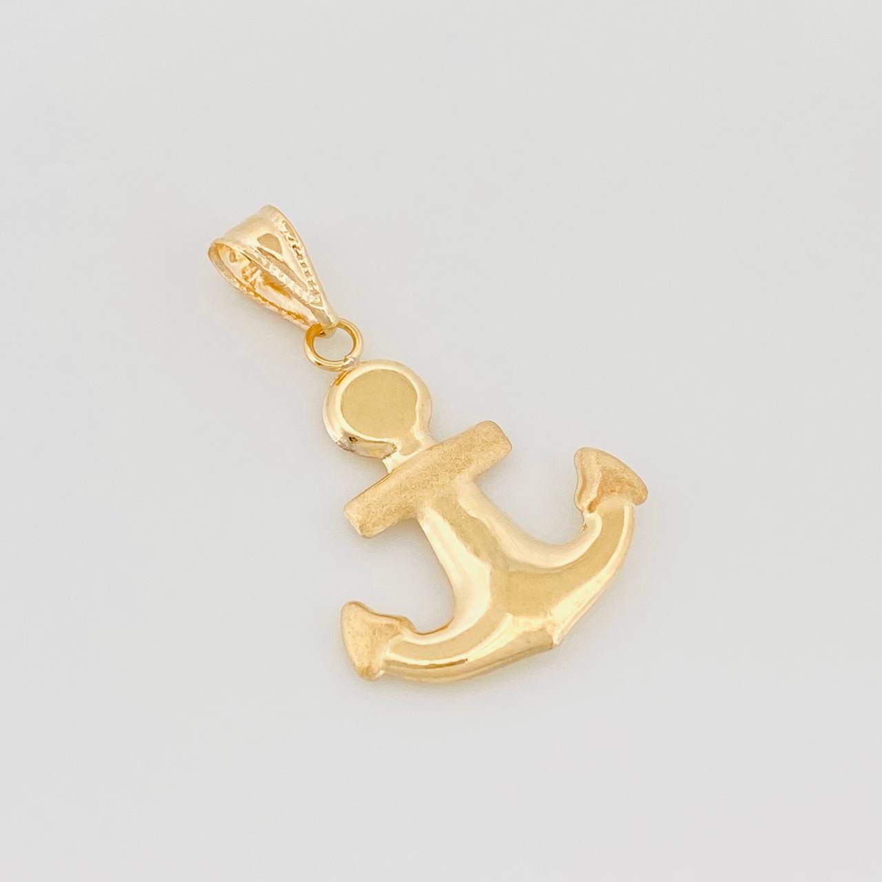 Dije Ancla 0.85 g / 2.6 cm Oro Amarillo 18K