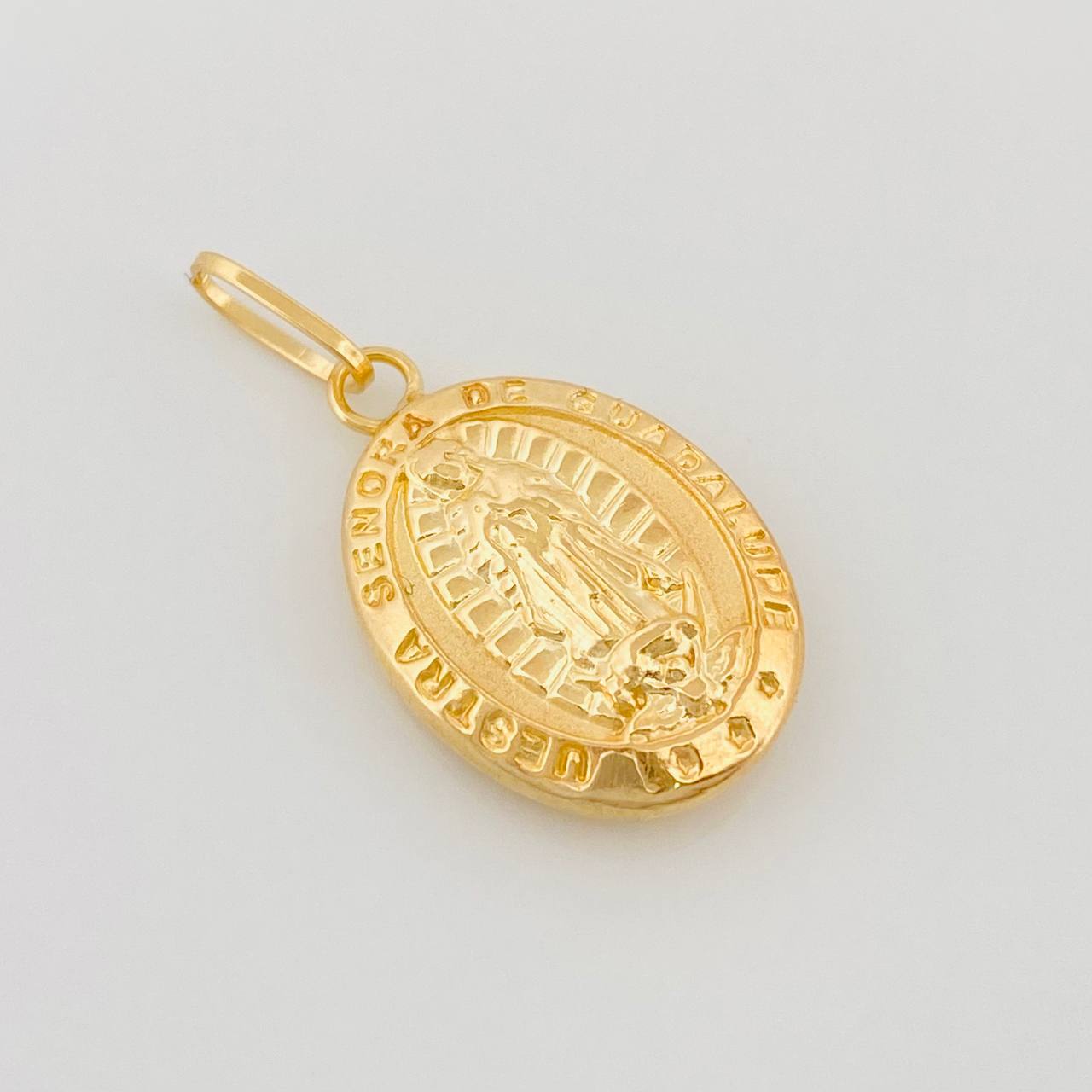 Dije Virgen De Guadalupe 1.1 g / 2.4 cm Oro Amarillo 18K