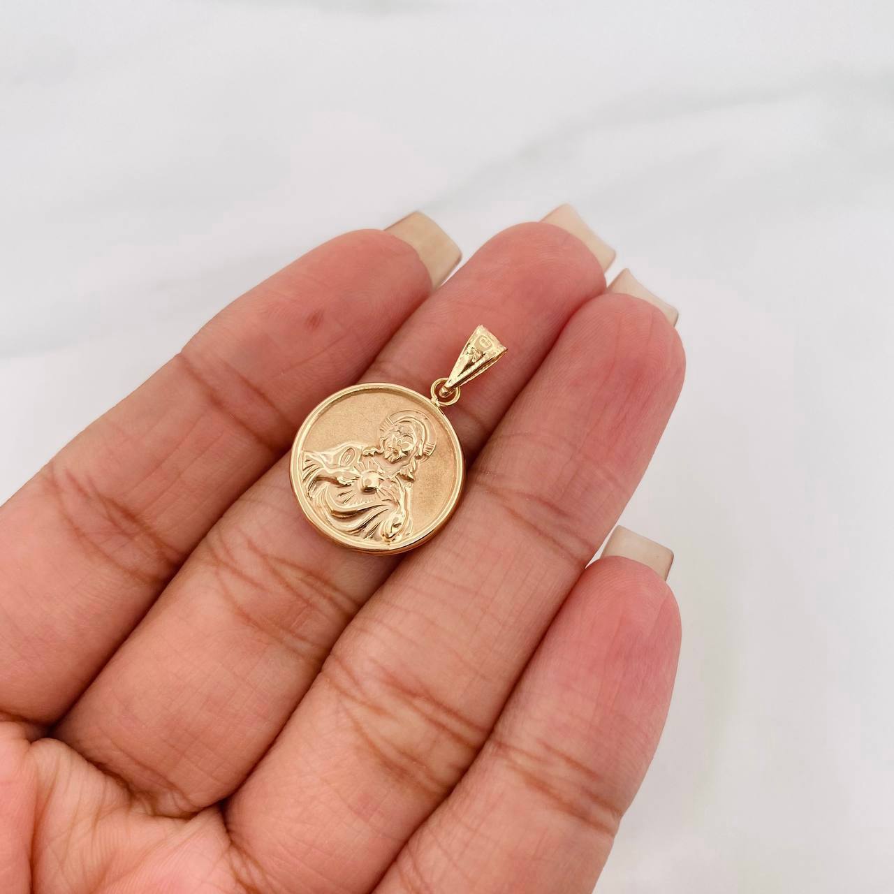 Dije Sagrado Corazón De Jesús 1.4 g / 2.5 cm Oro Amarillo 18K