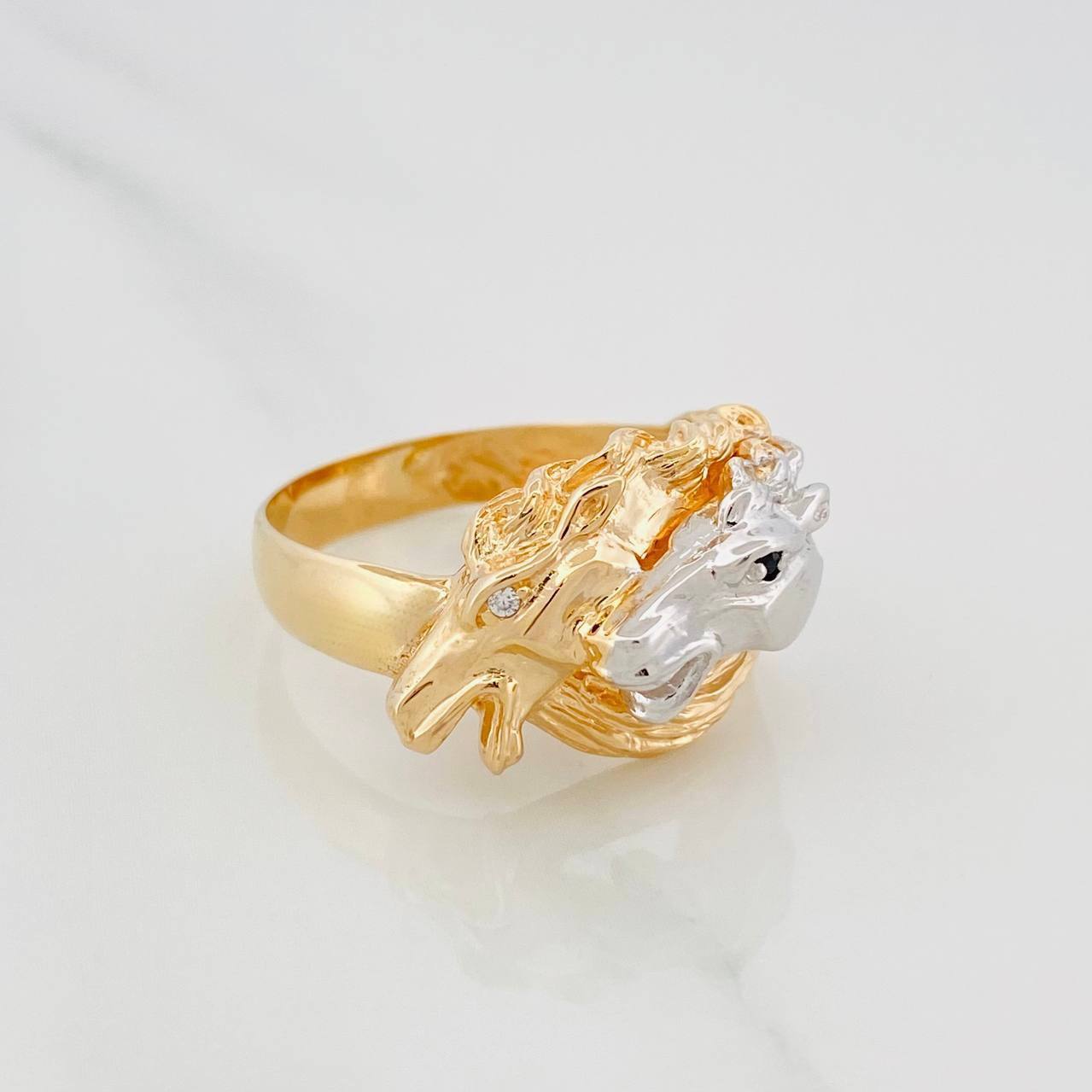 Anillo Caballos Cruzados 6.85 g / T9 3/4 Dos Oros Amarillo Blanco 18K