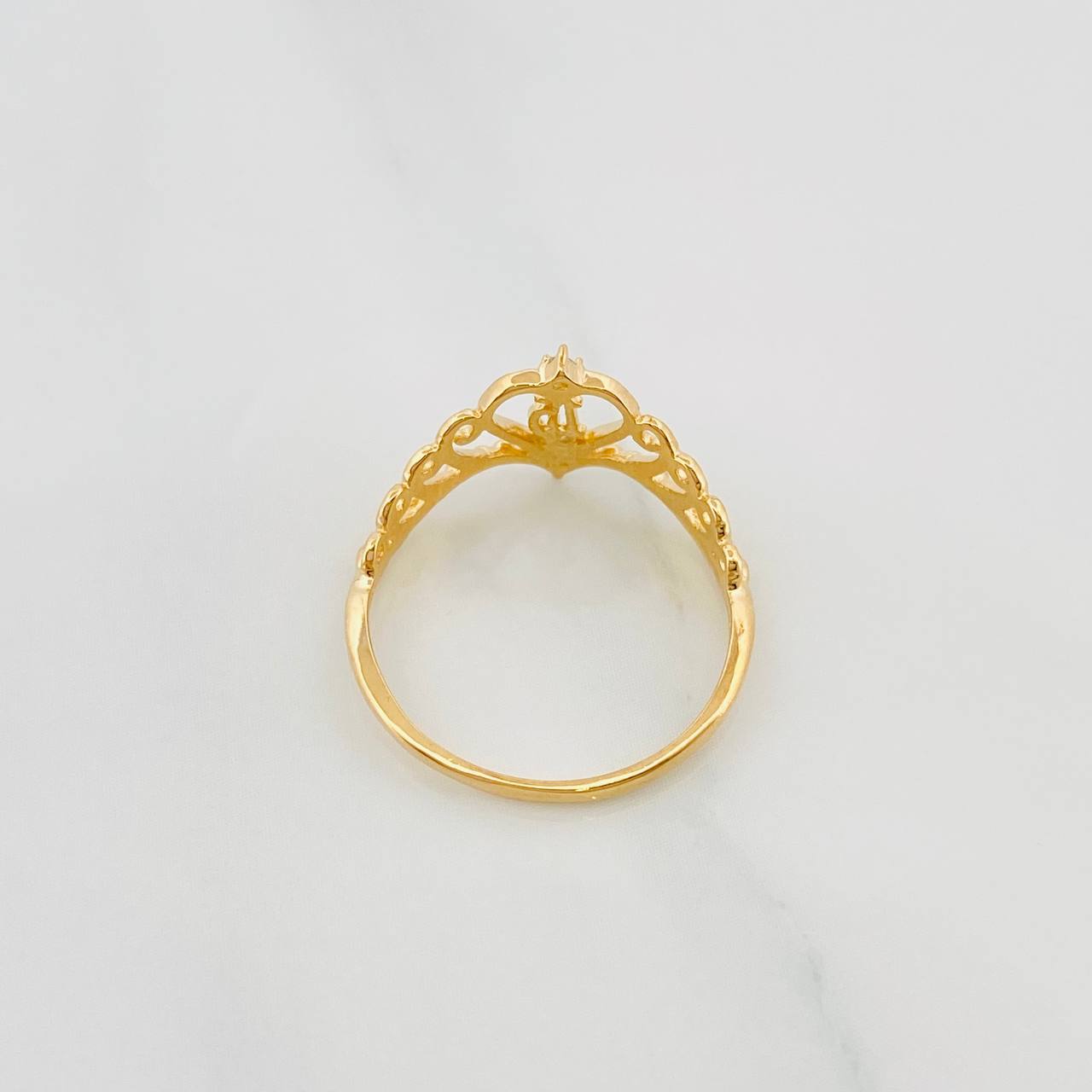 Anillo Corona 15´S 1.4 g / T5 1/4 Oro Amarillo 18K