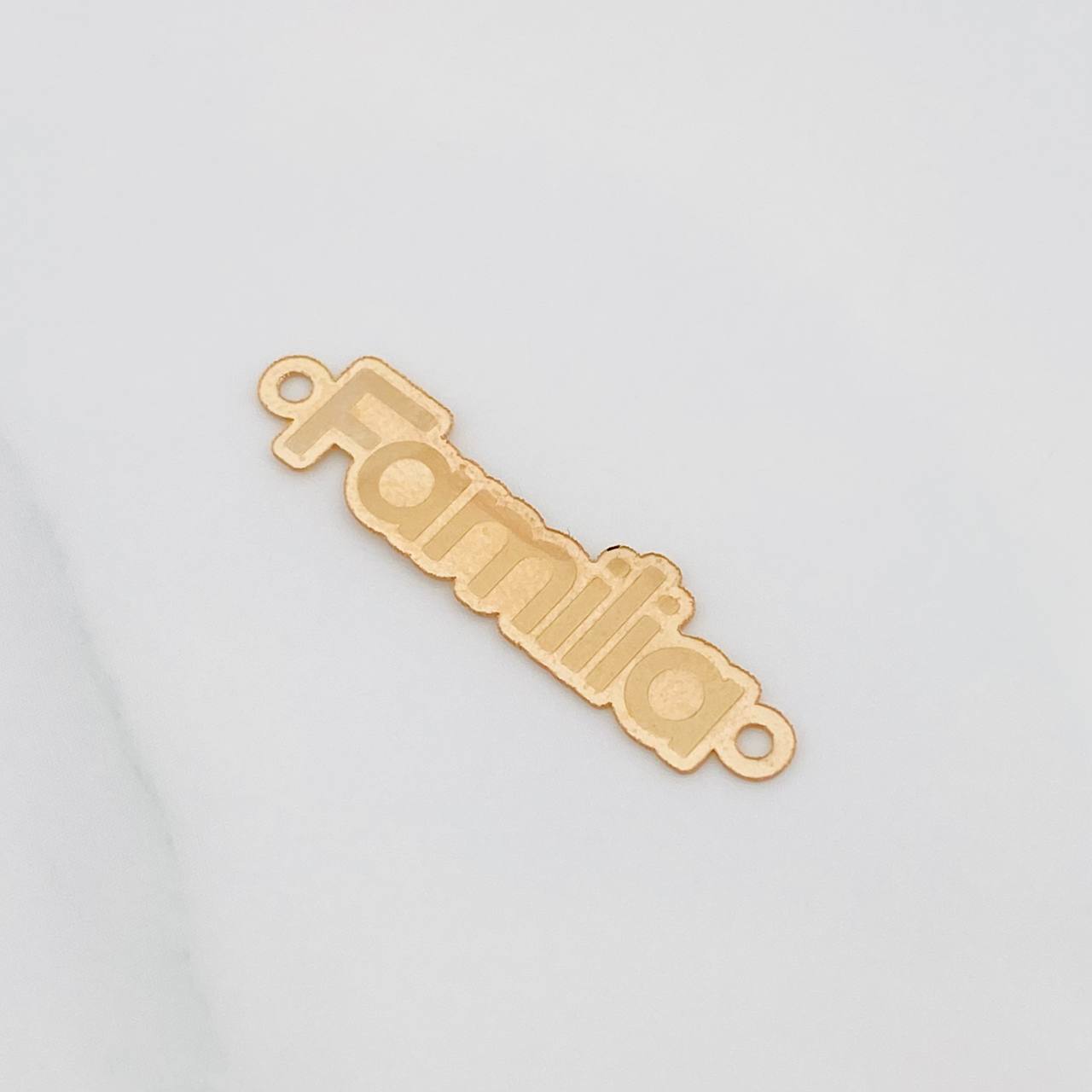 Herraje Placa Familia 0.7 g / 3 cm Oro Amarillo 18K