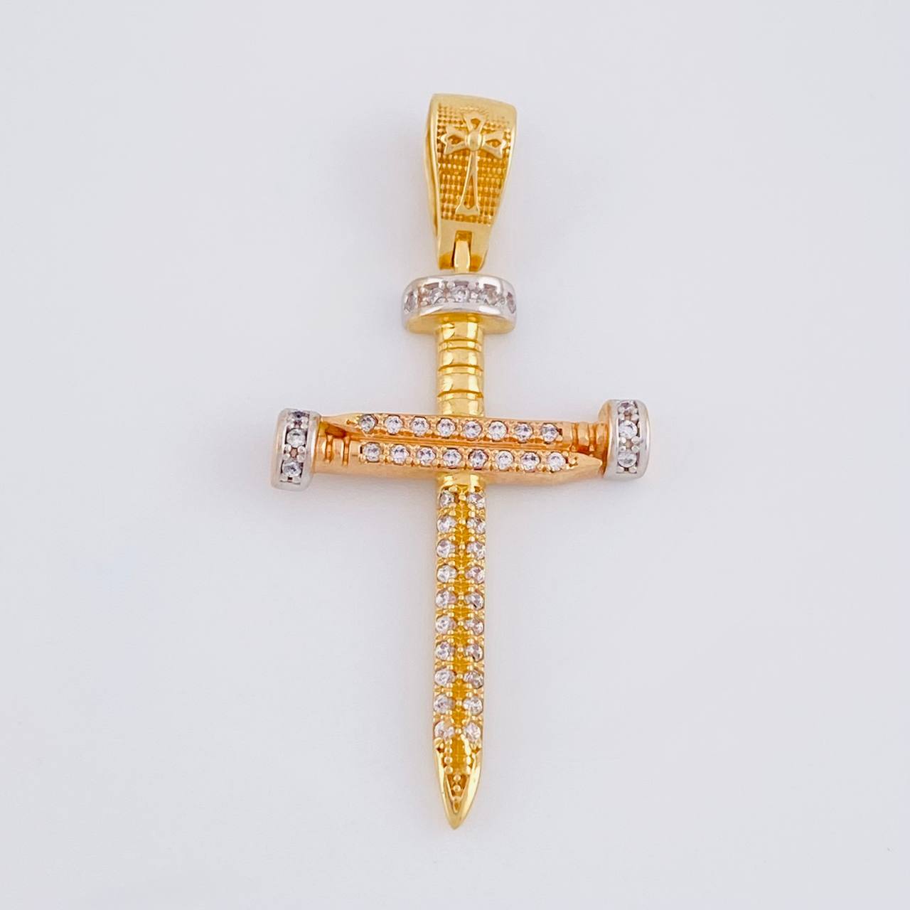 Dije Cruz Clavo 3.35g / 3.9cm Tres Oros 18K