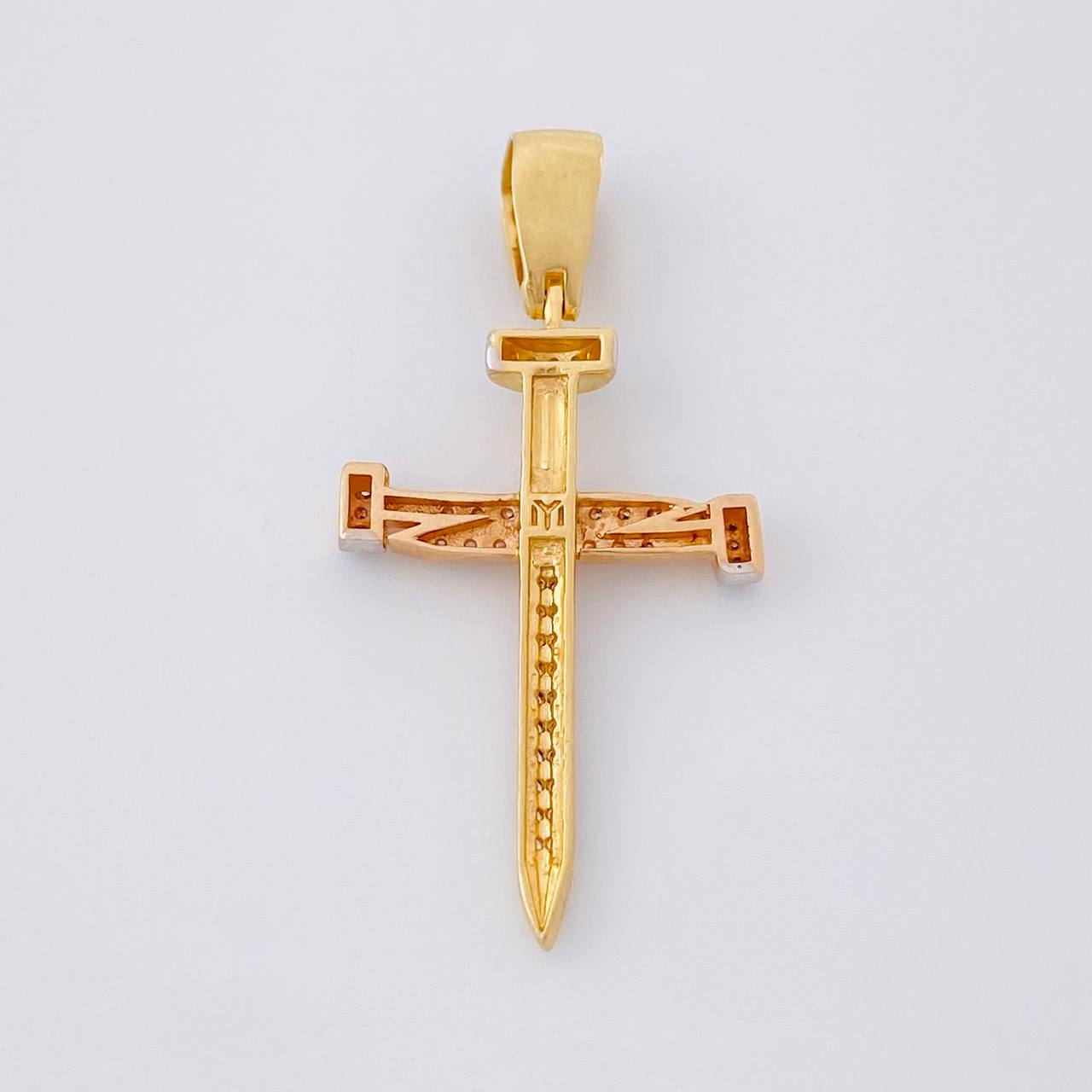 Dije Cruz Clavo 3.35g / 3.9cm Tres Oros 18K