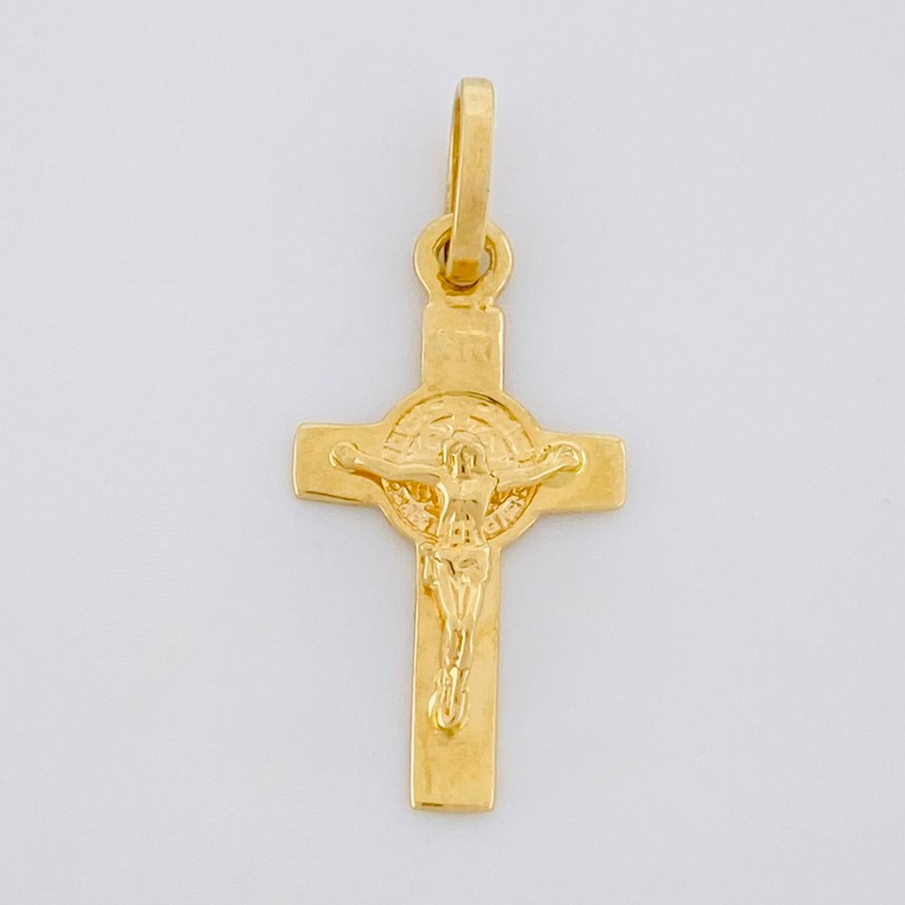 Dije Cruz Cristo San Benito 1.05g / 2.5cm Oro Amarillo 18K