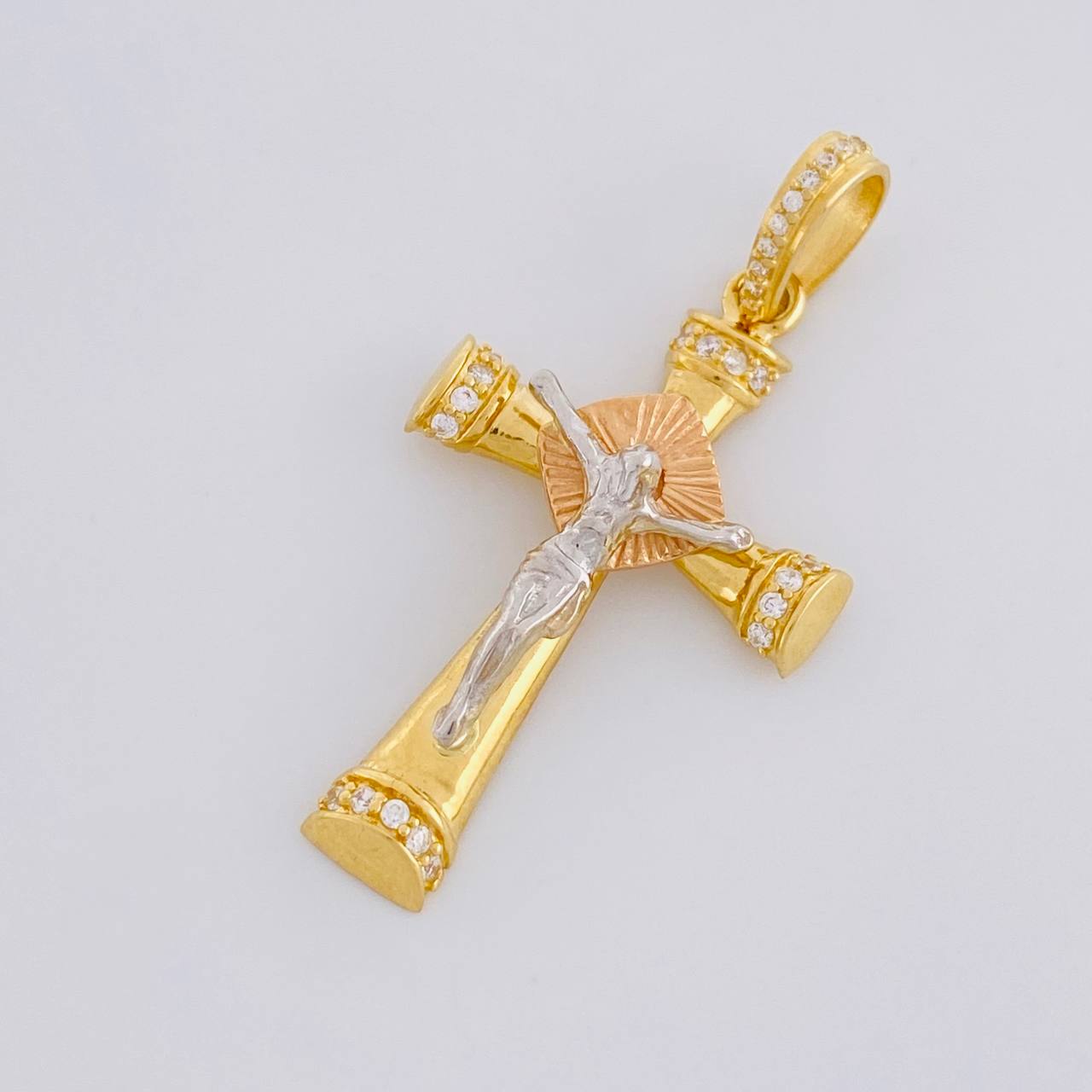 Dije Cruz Cristo 3.9g / 4cm Tres Oros 18K