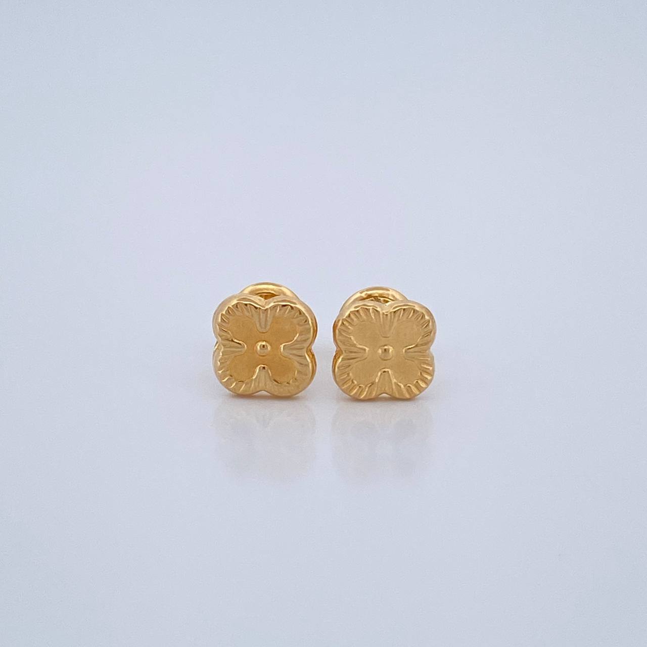 Topos Trebol 0.6gr / Oro Amarillo 18K %