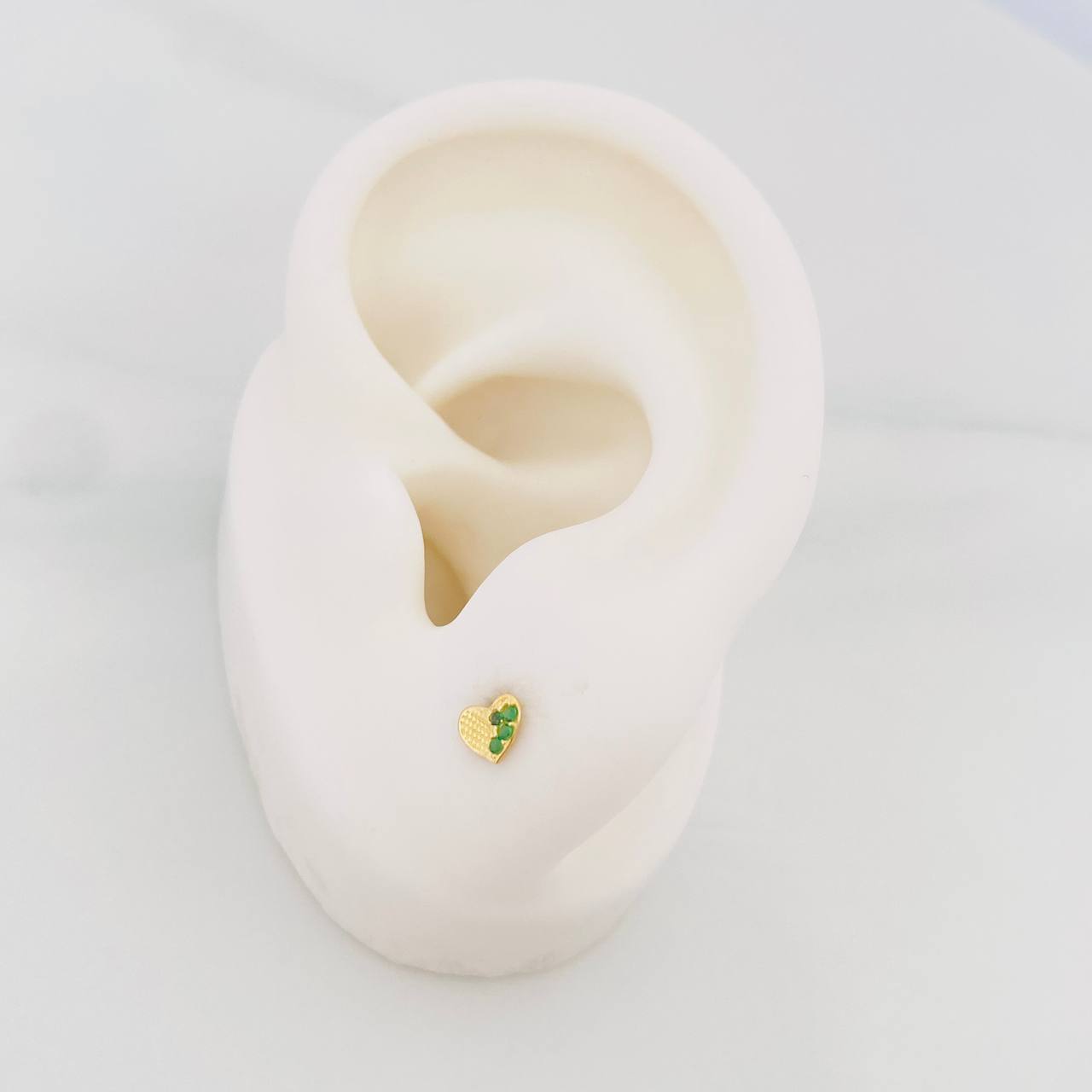 Topos Corazón Medio Destello 0.6 g / 3.98 mm Oro Amarillo 18K