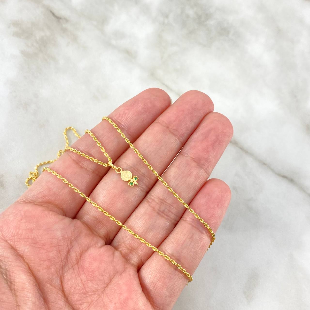 Cadena Lazo 0.95 / 50cm + Dije Paleta Circones Verdes 0.25gr / 1.6cm Oro Amarillo (Oferta) ©