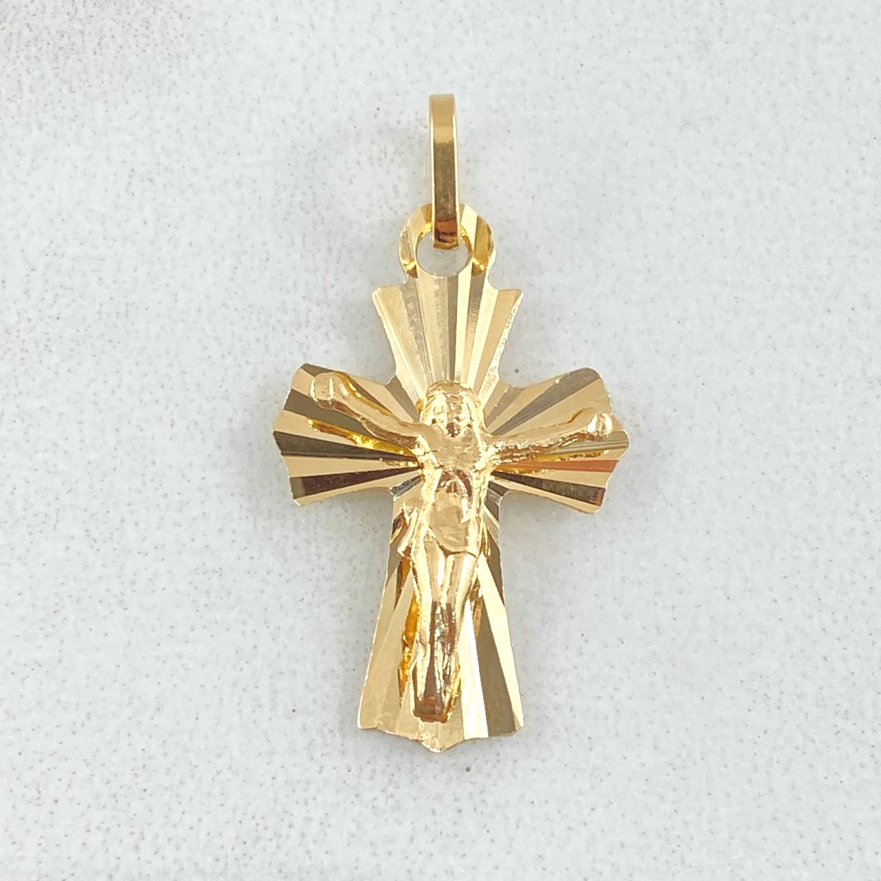 Dije Cruz Cristo 1.3gr / 2.8cm / Oro 18K