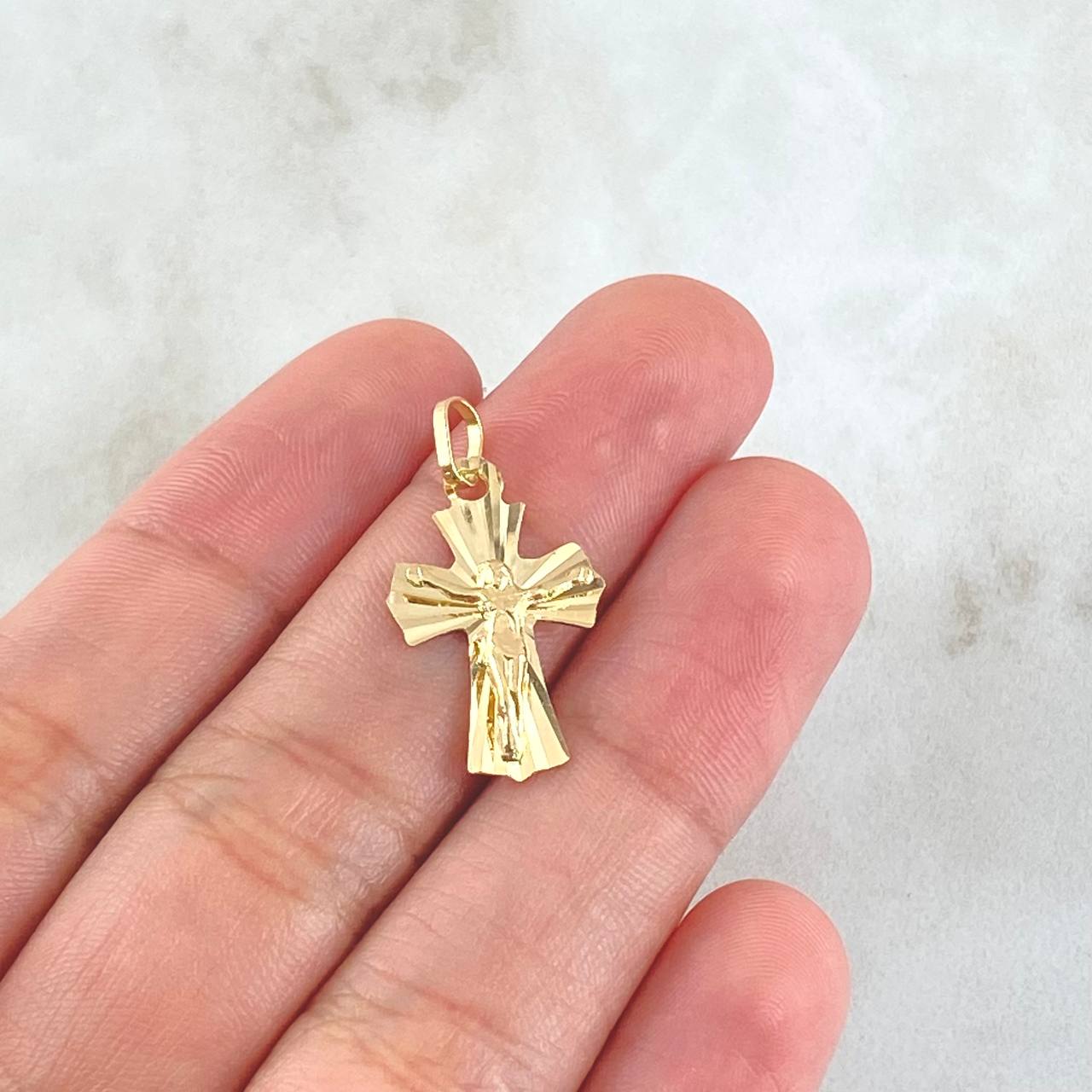 Dije Cruz Cristo 1.3gr / 2.8cm / Oro 18K