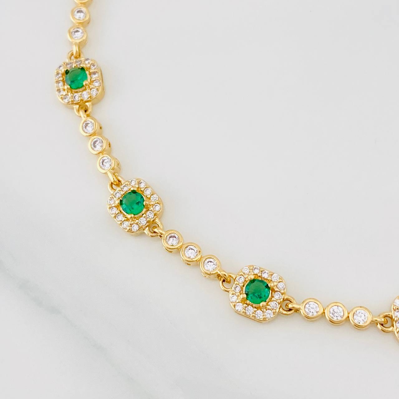 Pulso Halo 9.2g / 18cm / 2.6mm Oro Amarillo 18K