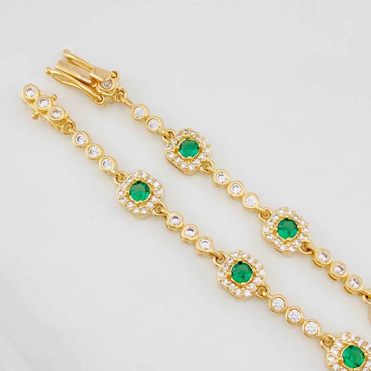 Pulso Halo 9.2g / 18cm / 2.6mm Oro Amarillo 18K