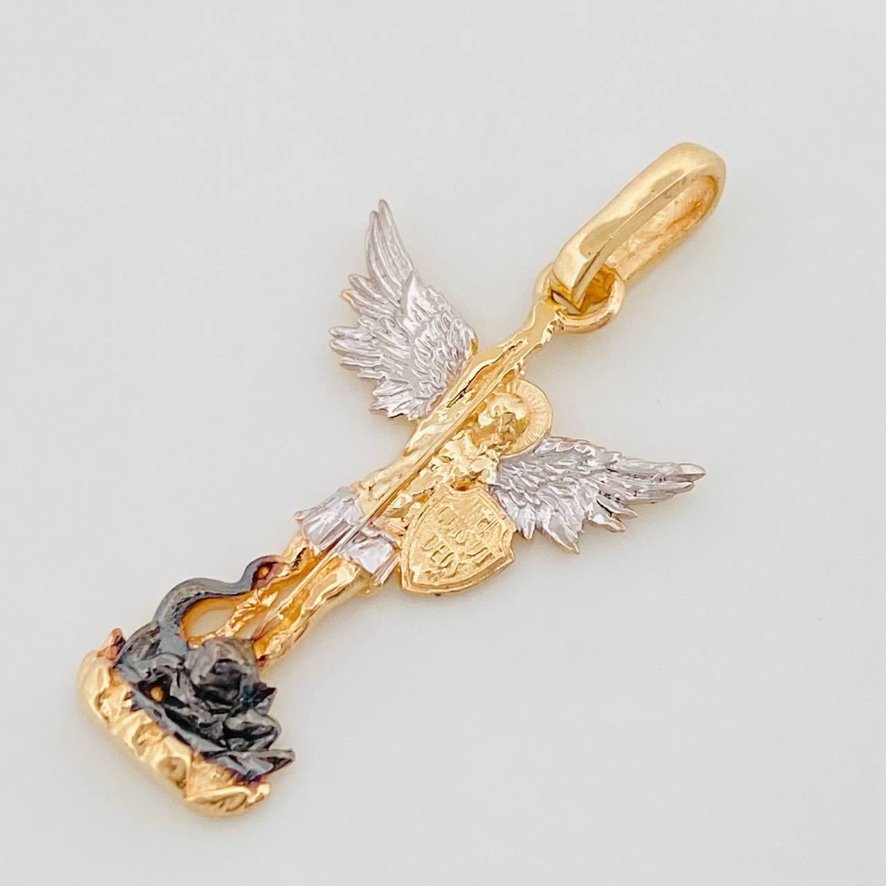 Dije San Miguel Arcangel 1.15 g / 2.05 cm Tres Oros 18K