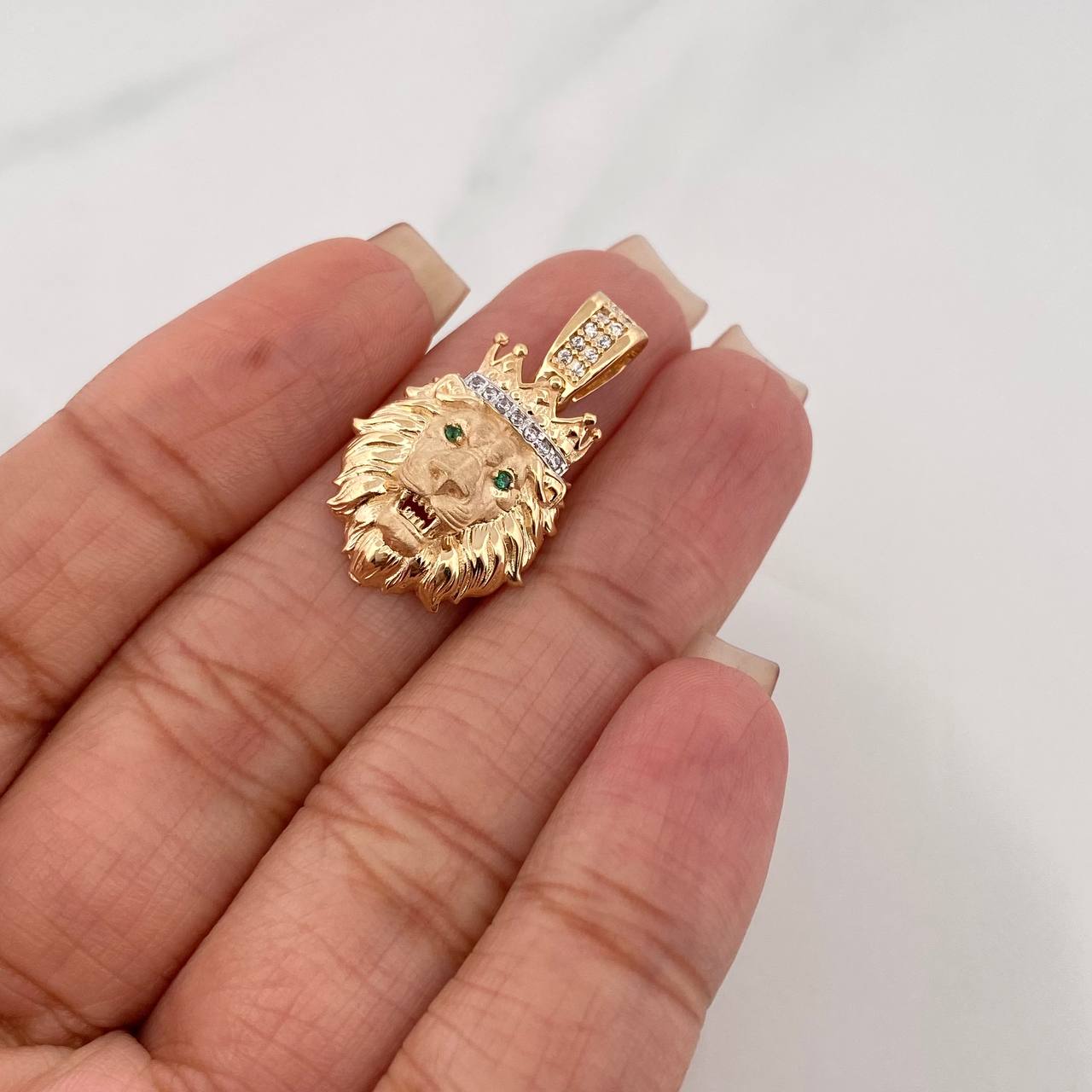Dije León 3 g / 2.7 cm Dos Oros Amarillo Blanco 18K