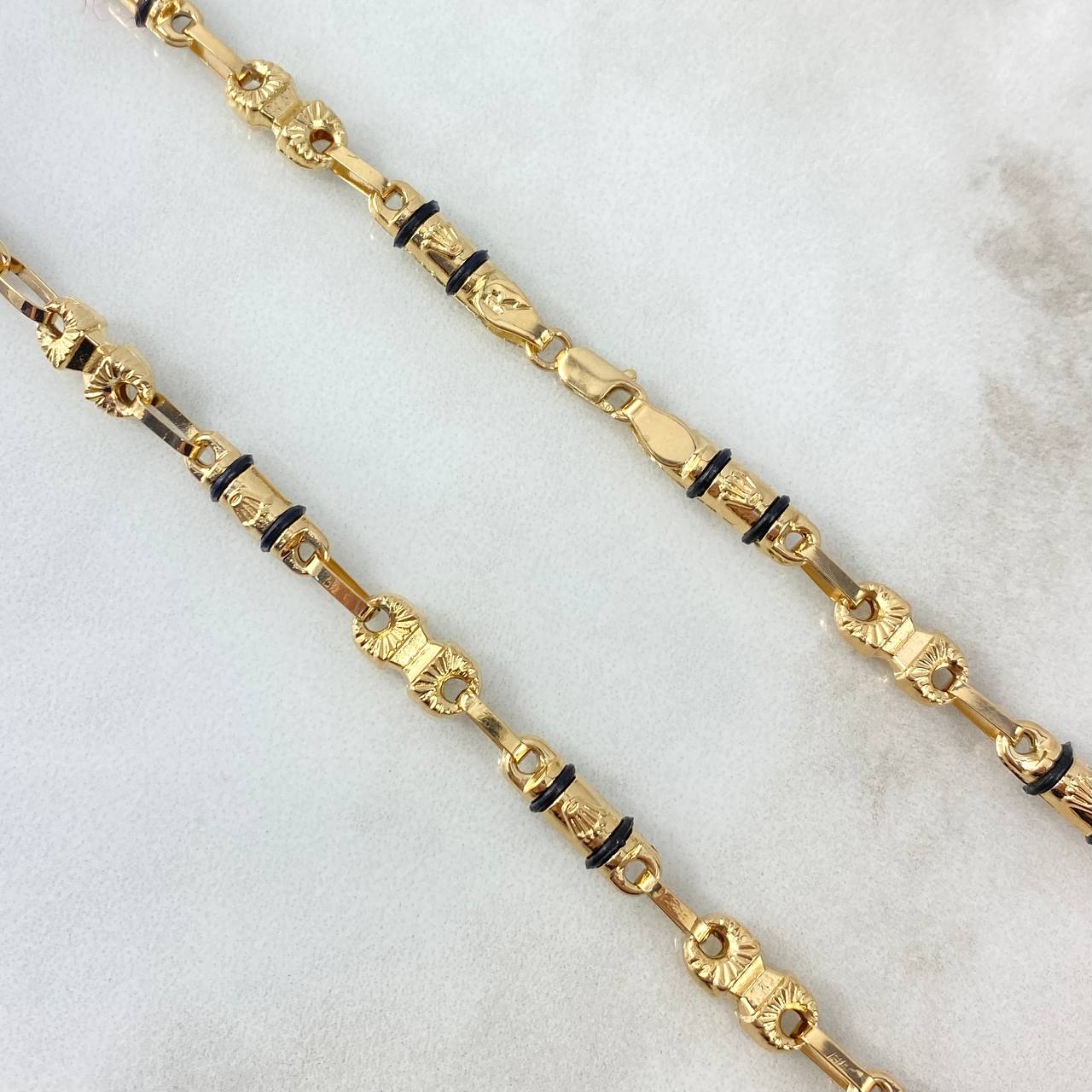 Cadena Rustica Eslabon RX 14.75gr / 60cm / 5.3mm Cauchos Negros Oro Amarillo ©