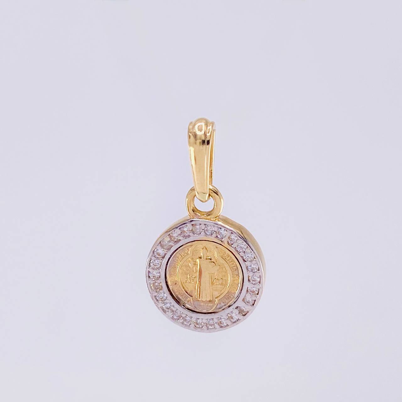 Dije Medalla San Benito 1.55g / 2cm Dos Oros Amarillo Blanco 18K