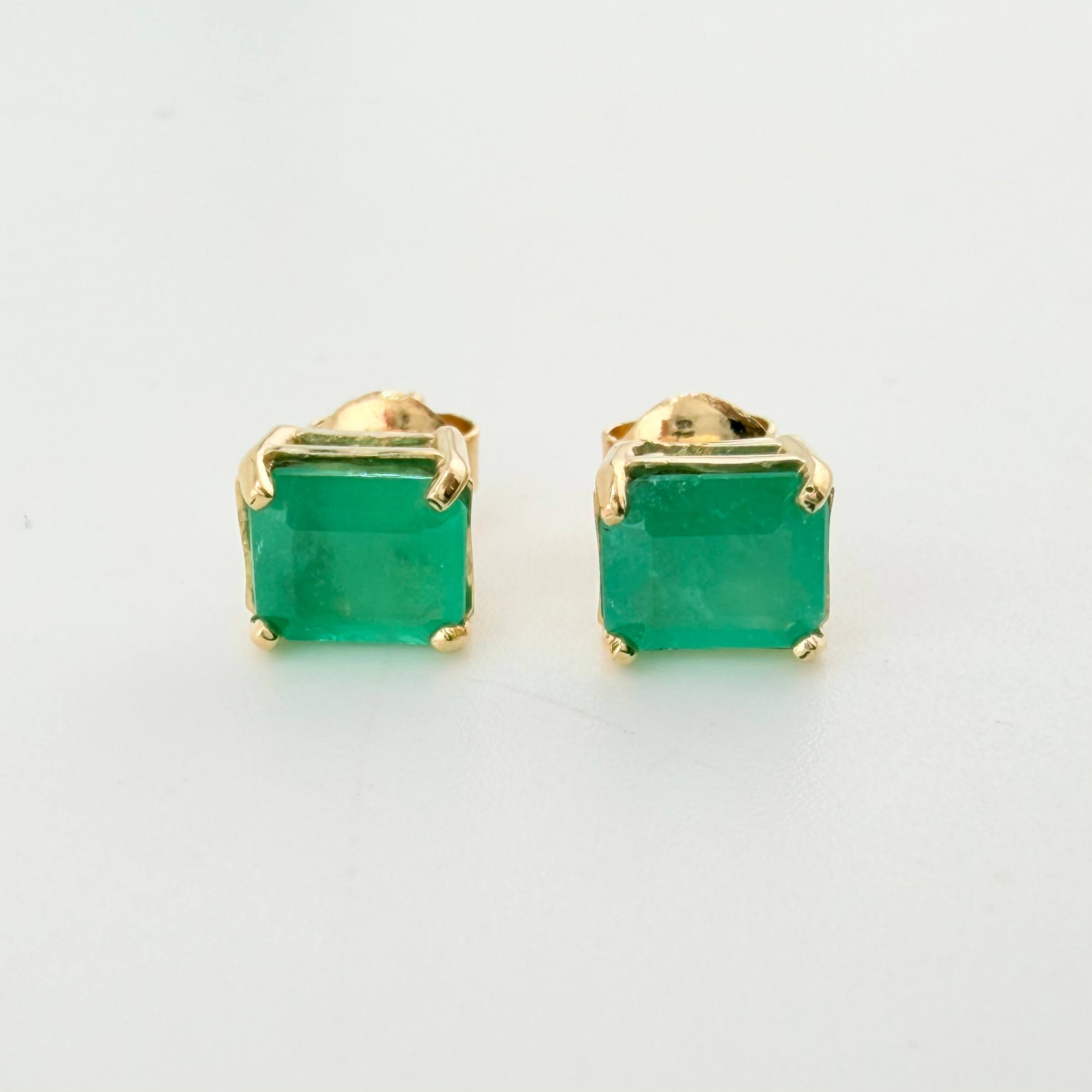 Topos Rectangulo Bloqueado Esmeraldas 3.3 Qts 2.5gr / 6mm Oro Amarillo 18K *