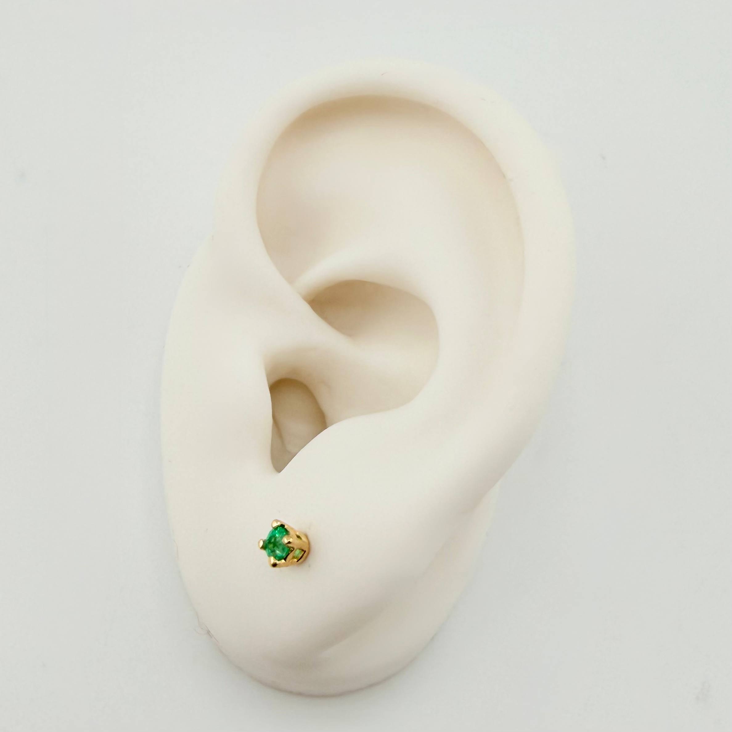 Topos Cuatro Garras Esmeraldas 10pts 0.95gr / 3mm Oro Amarillo 18K *