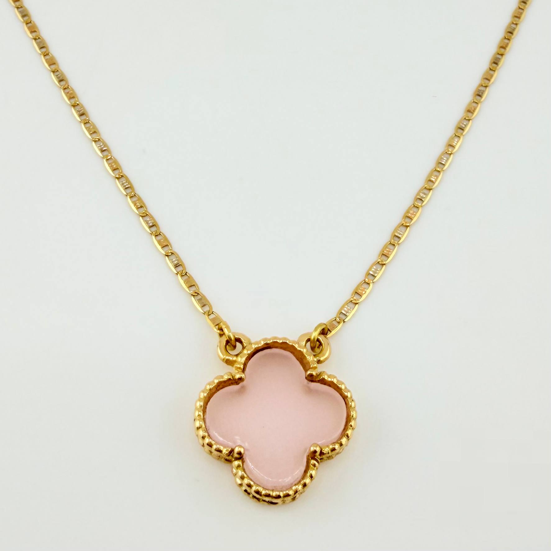 Cadena Plana Trebol Nacar Rosado 3.3gr / 45cm / 1.2mm Tres Oros +4 18K *