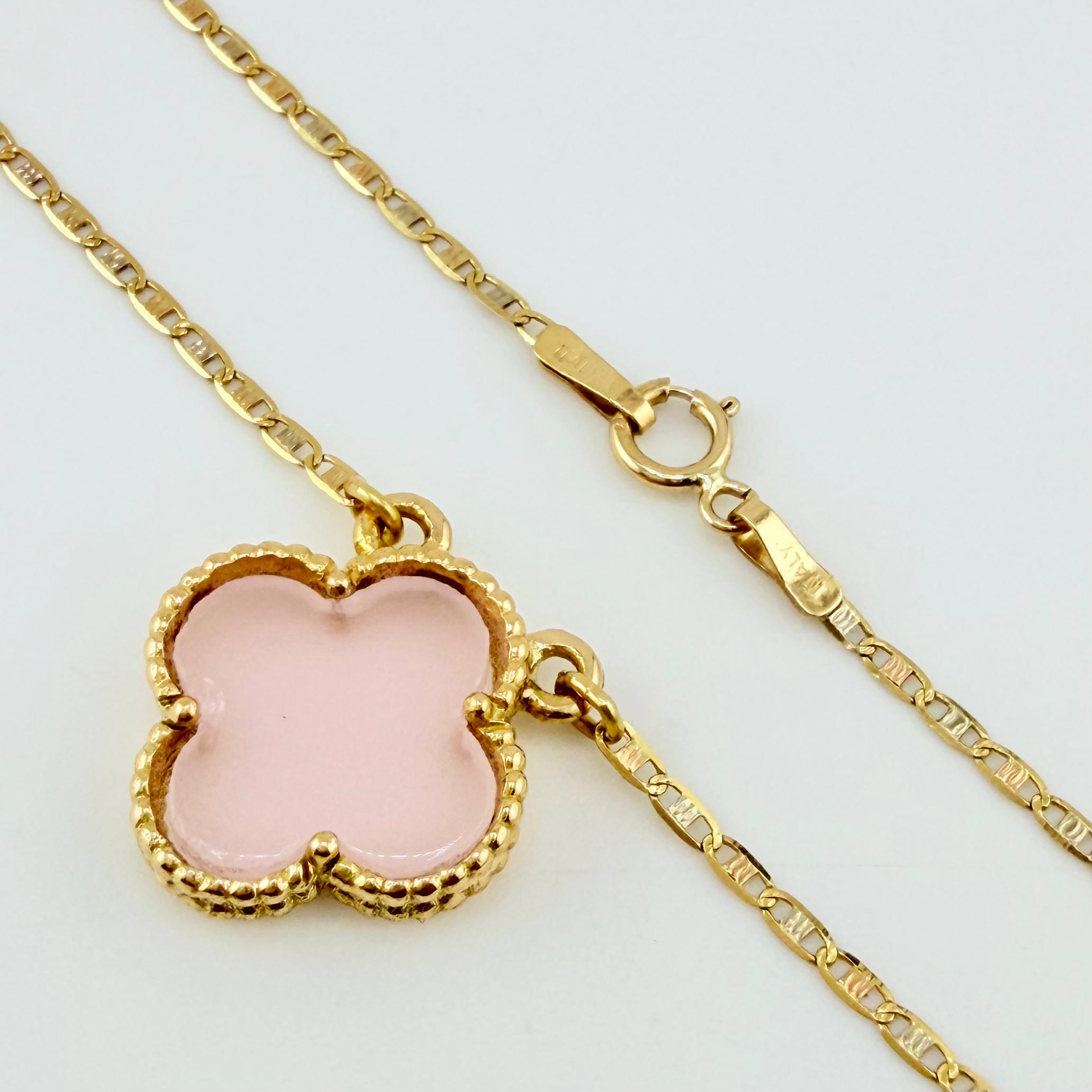 Cadena Plana Trebol Nacar Rosado 3.3gr / 45cm / 1.2mm Tres Oros +4 18K *