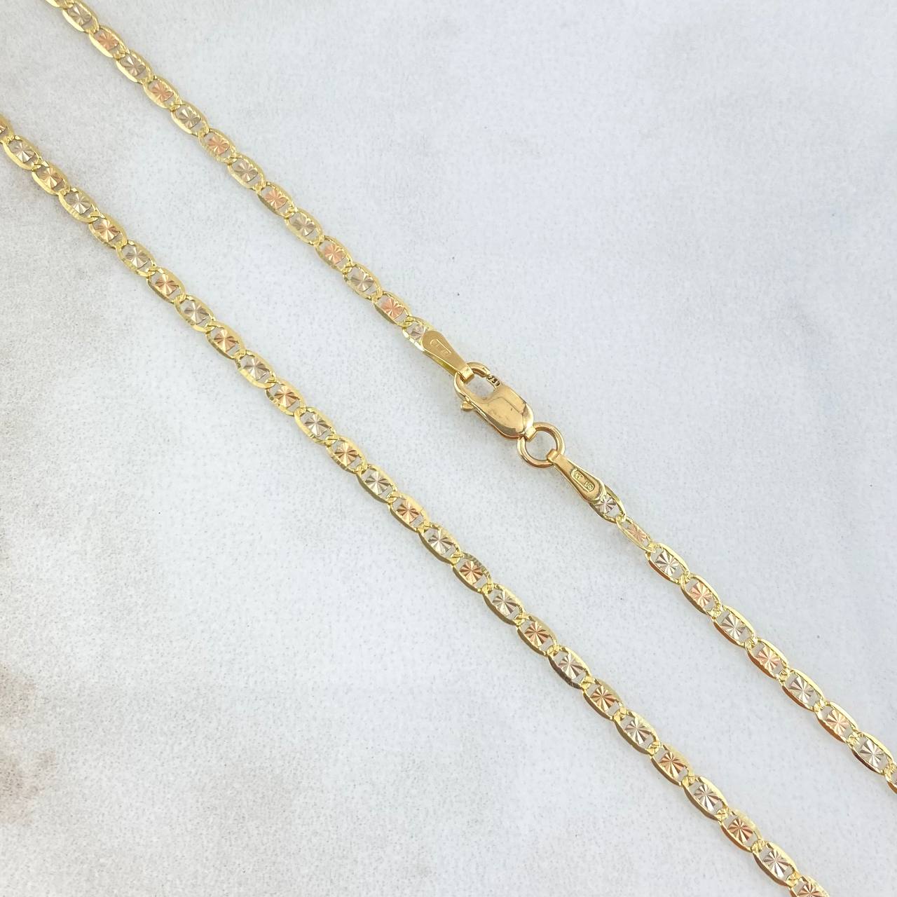 Cadena Plana 3.55gr / 60cm / 2.2mm Diamantada Tres Oros +3 18K ©