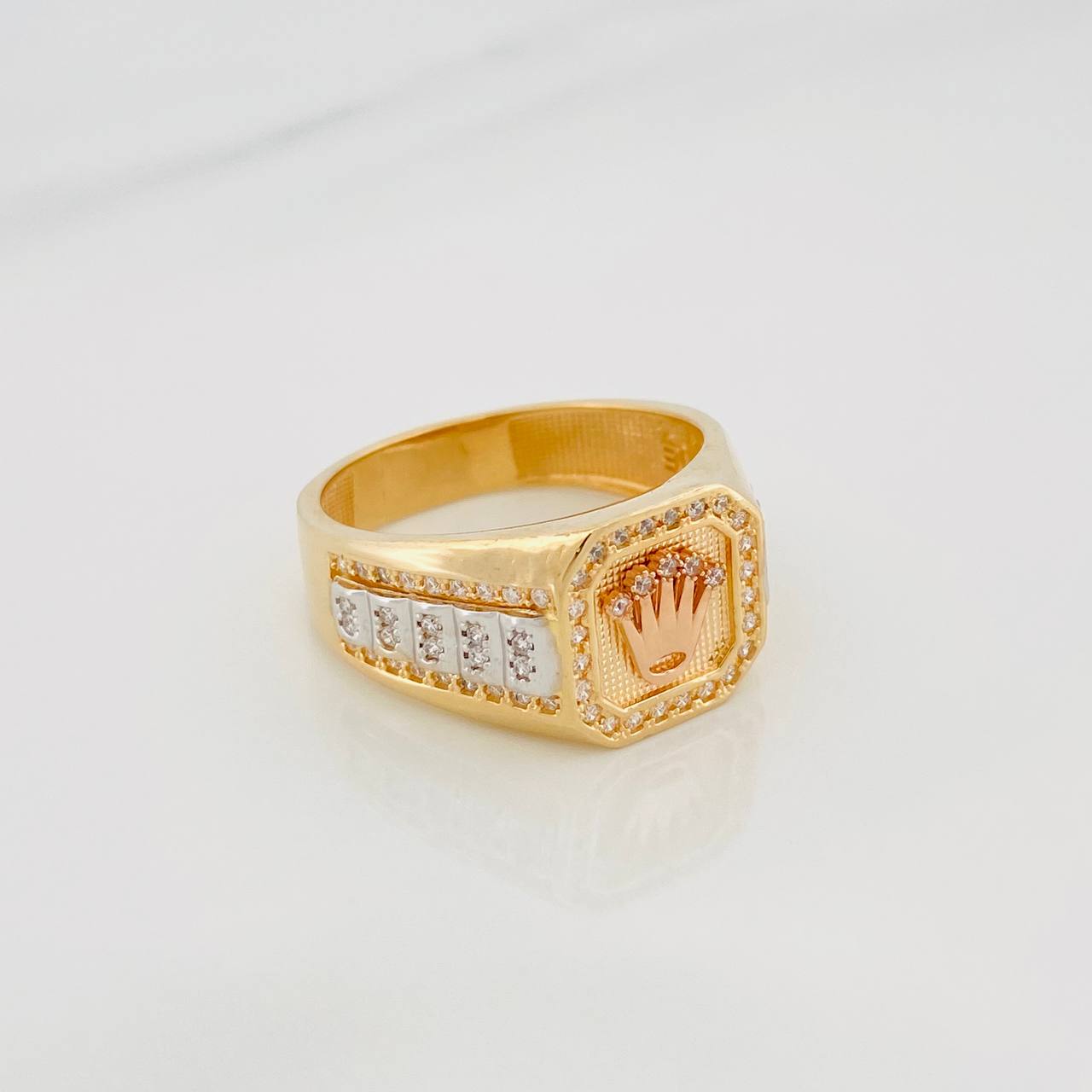Anillo Sello Corona 7.75 g / T10 1/2 Tres Oros 18K