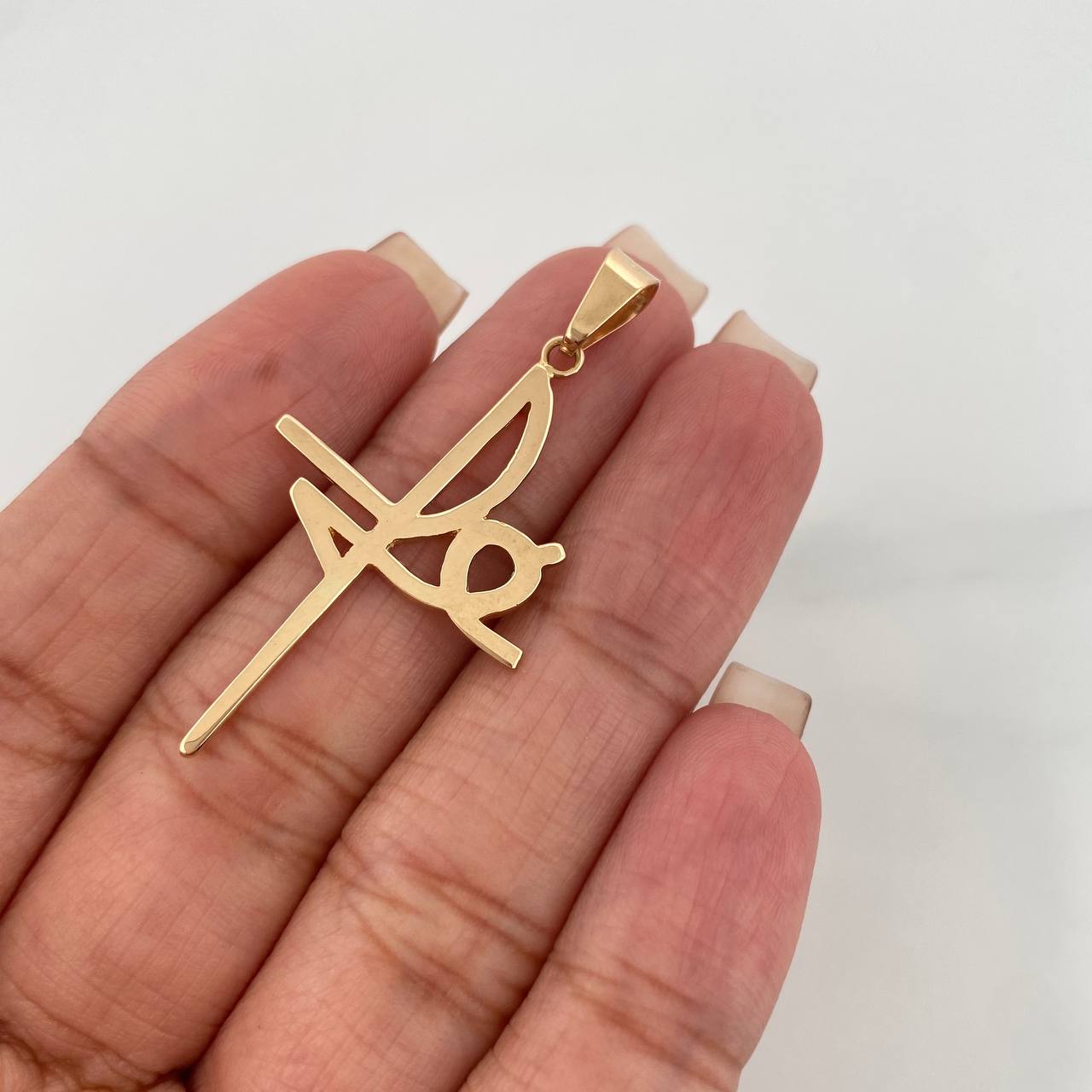 Dije Fe 2.8 g / 4.05 cm Oro Amarillo 18K