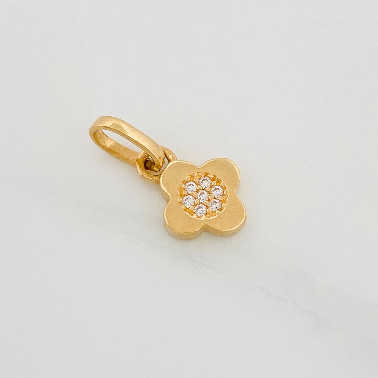 Dije Flor 0.7 g / 1.05 cm Oro Amarillo 18K