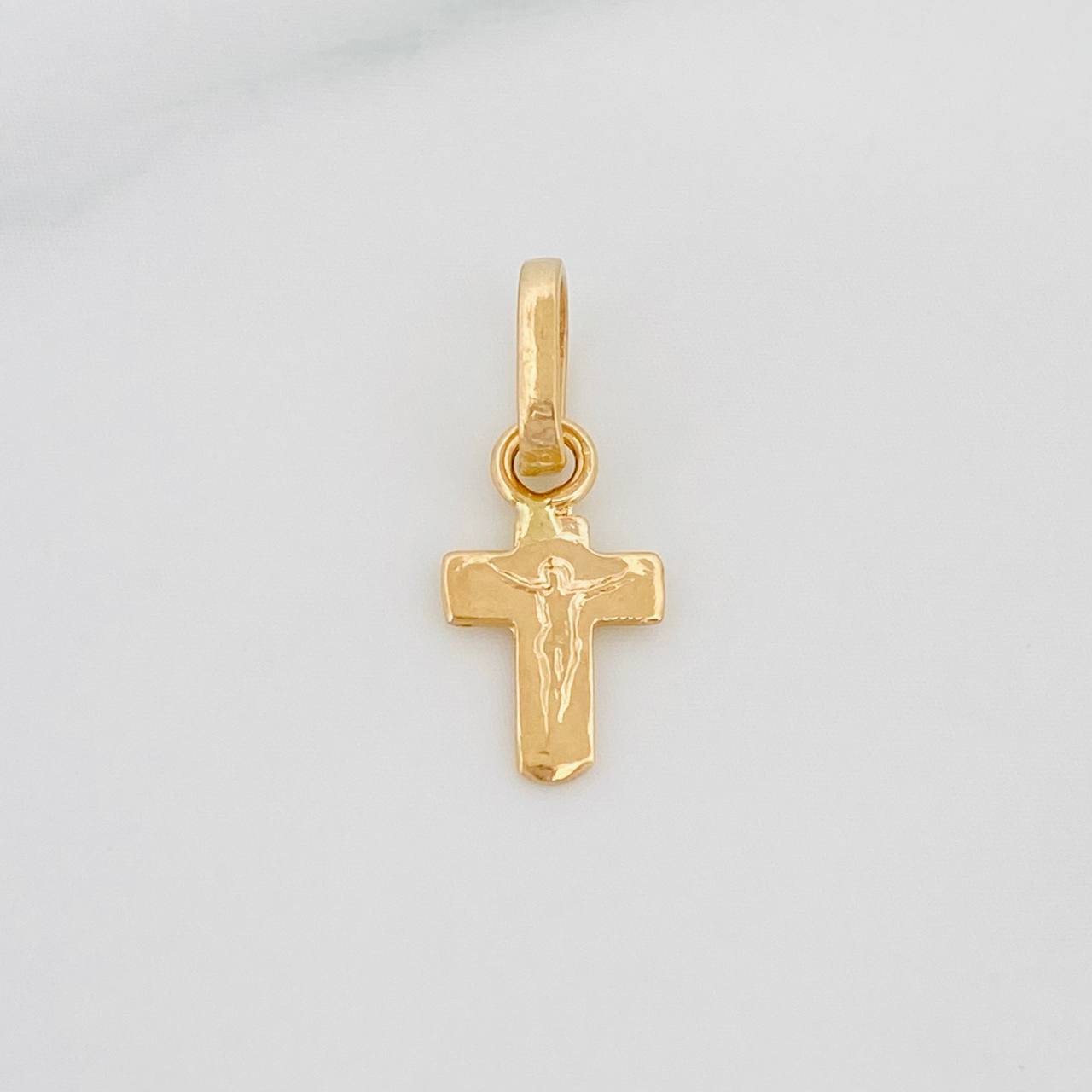 Dije Cruz 0.5 g / 1.05 cm Oro Amarillo 18K