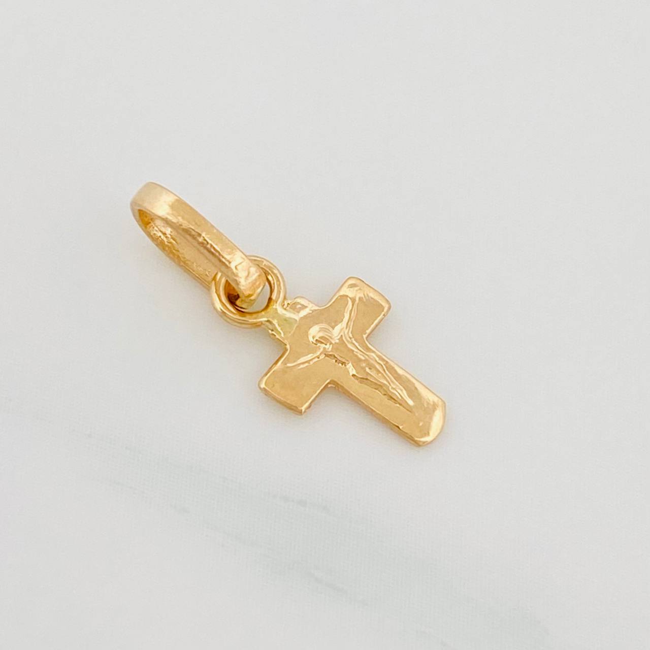 Dije Cruz 0.5 g / 1.05 cm Oro Amarillo 18K