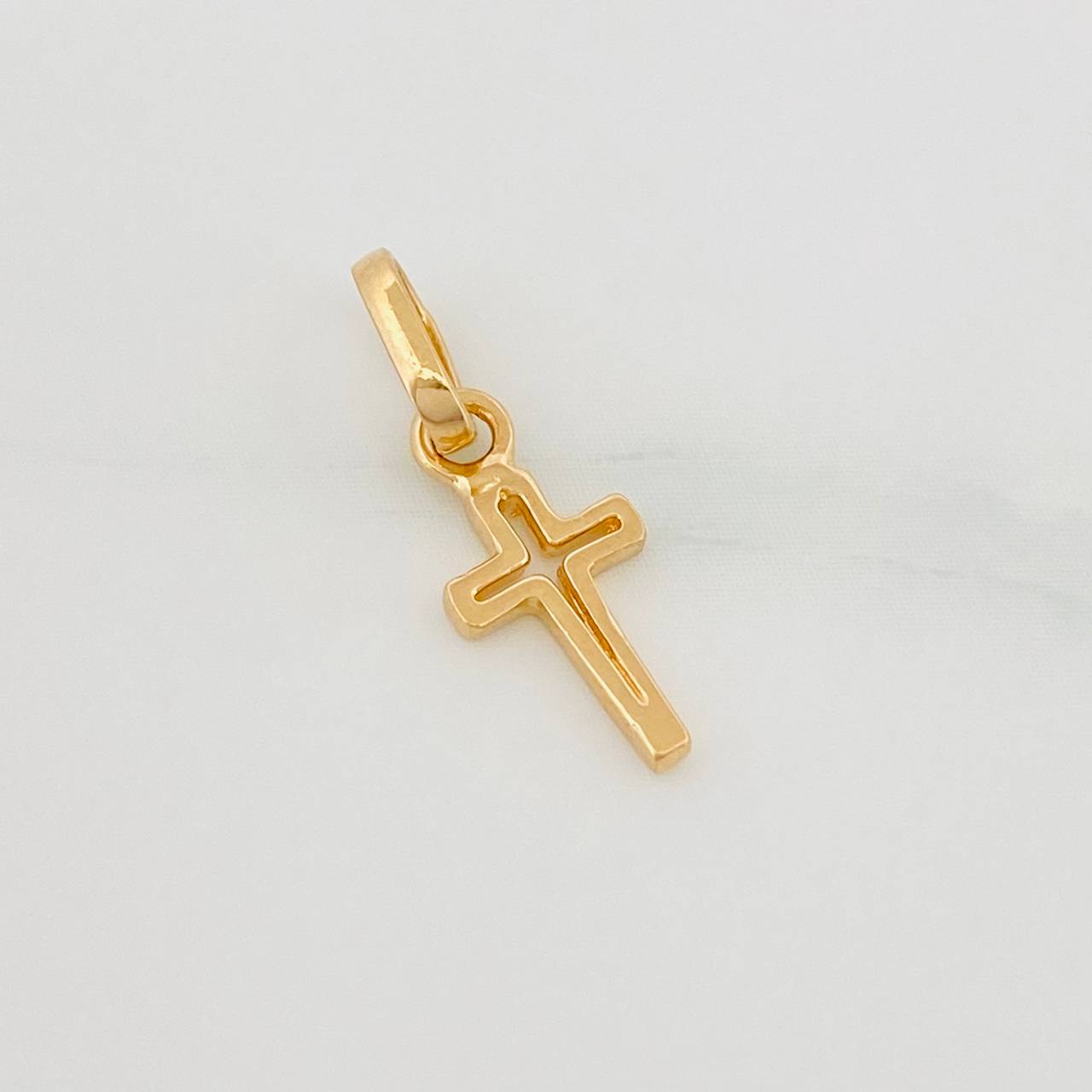 Dije Cruz 0.55 g / 2 cm Oro Amarillo 18K