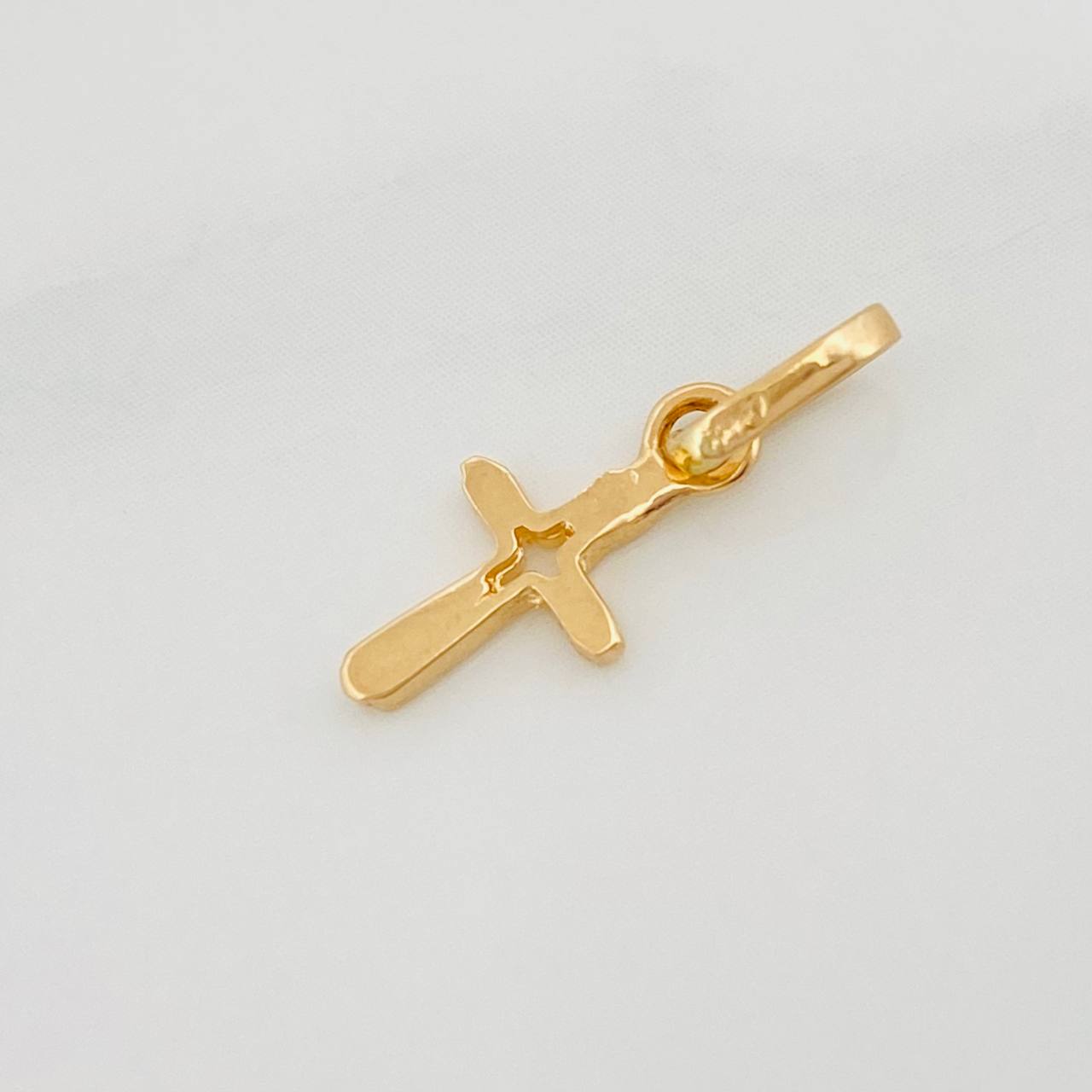 Dije Cruz Cristo 0.45 g / 1.05 cm Oro Amarillo 18K