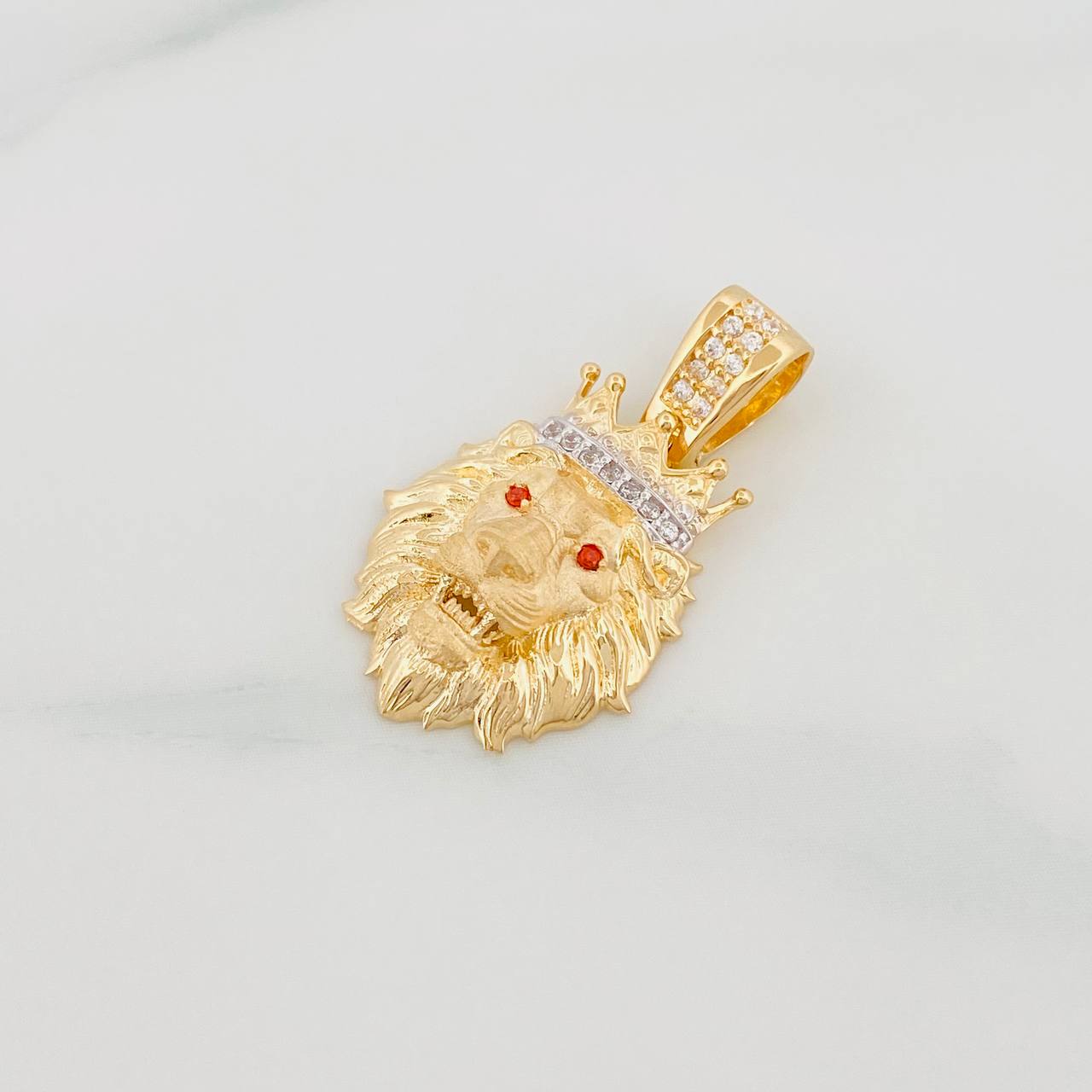 Dije Leon 3.35 g / 2.05 cm Dos Oros Amarillo Blanco 18K