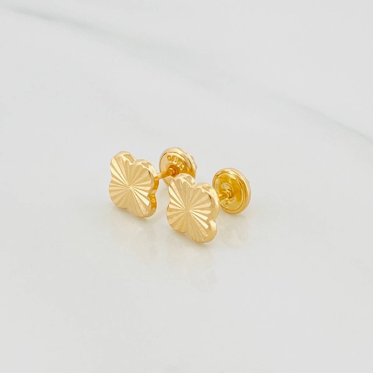 Topos Trebol 0.75 g / 8 mm Oro Amarillo 18K