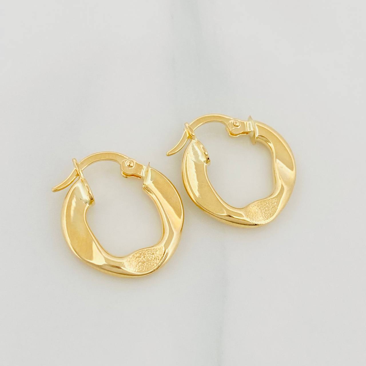 Candongas Triana 1.55 g / 1.05 cm Oro Amarillo 18K