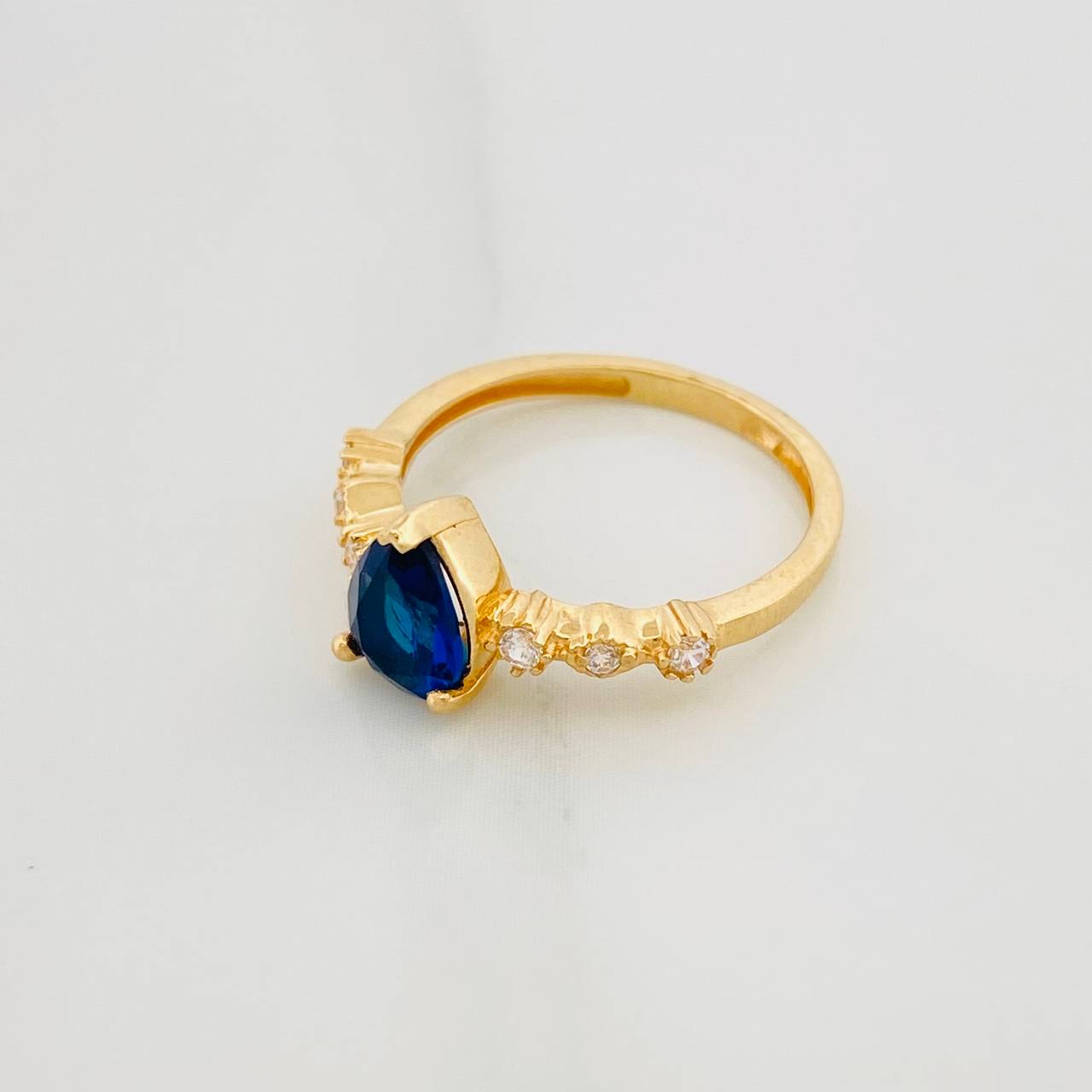 Anillo Halo Gota 1.7 g / T3 3/4 Oro Amarillo 18K
