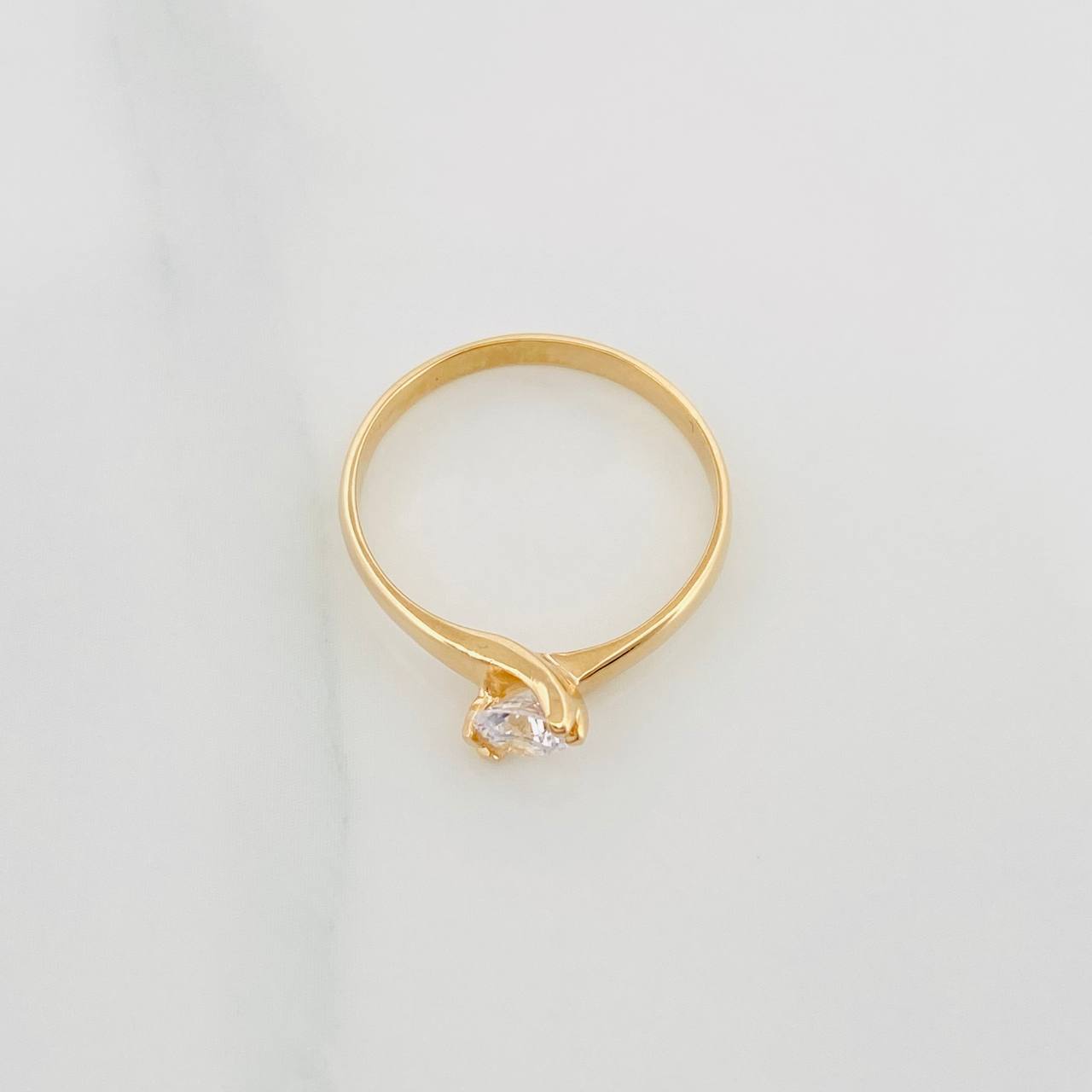 Anillo Solitario Cruzado 2.15 g / T6 1/2 Oro Amarillo 18K
