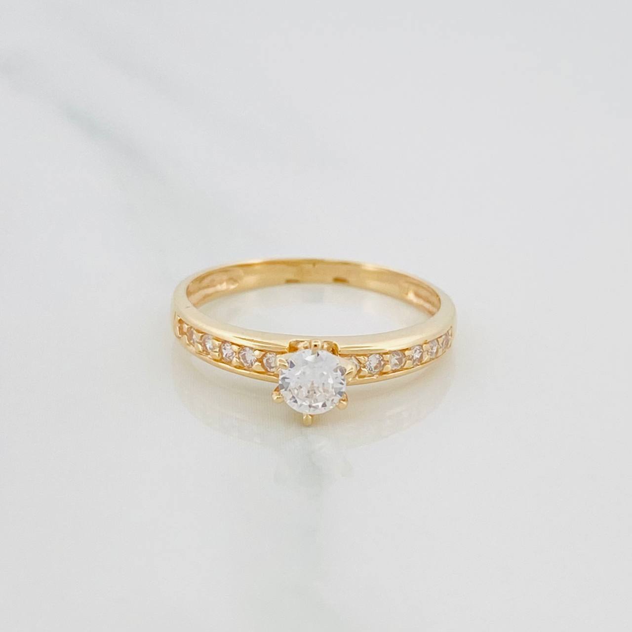 Anillo Solitario Churumbela 1.85 g / T6 Oro Amarillo 18K