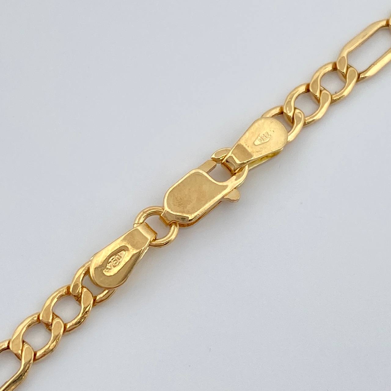 Cadena Figaro 5.45gr / 60.5cm / 3.7mm Oro Amarillo +1 18K %