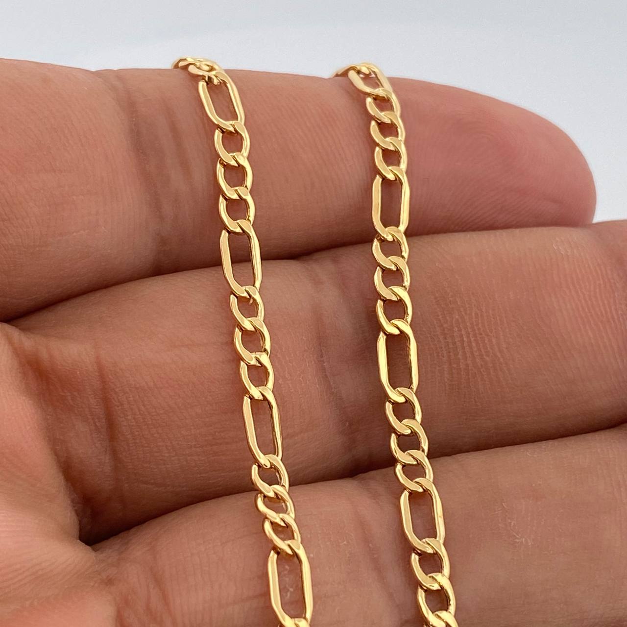 Cadena Figaro 5.45gr / 60.5cm / 3.7mm Oro Amarillo +1 18K %