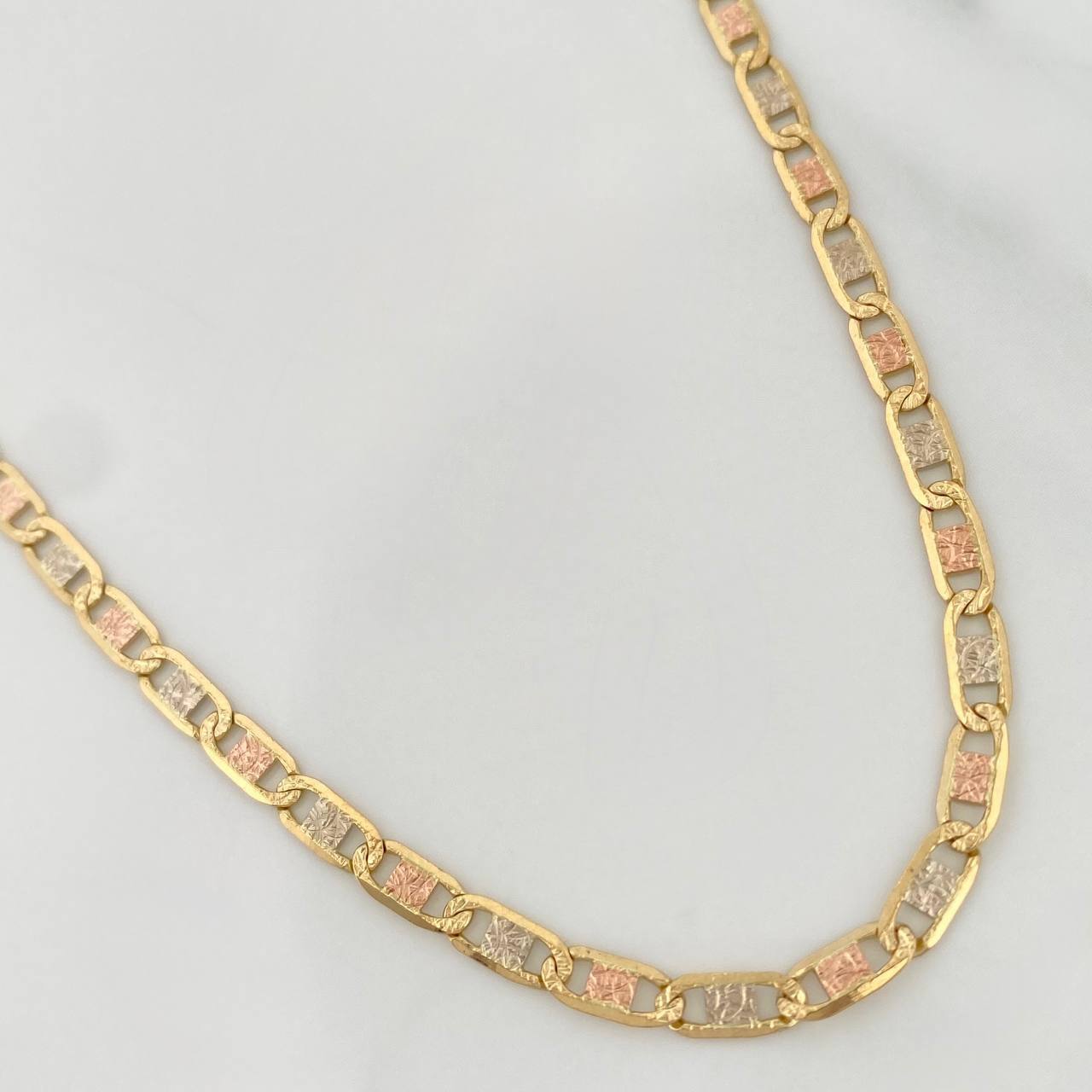Cadena Escalera Plana 13 g / 61 cm / 3.05 mm Tres Oros 18K